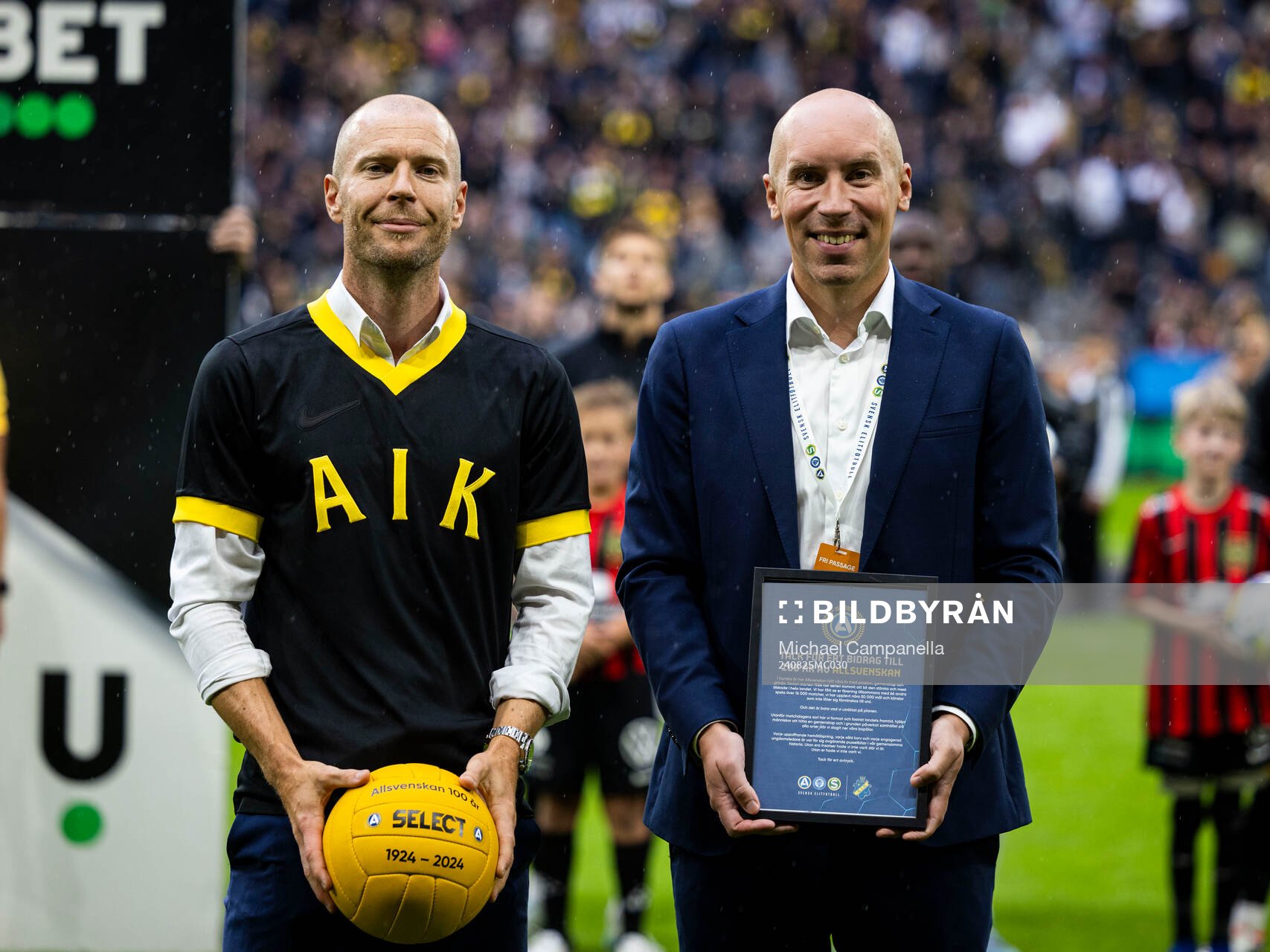 Per Karlsson och Simon Åström, ordförande i Svensk