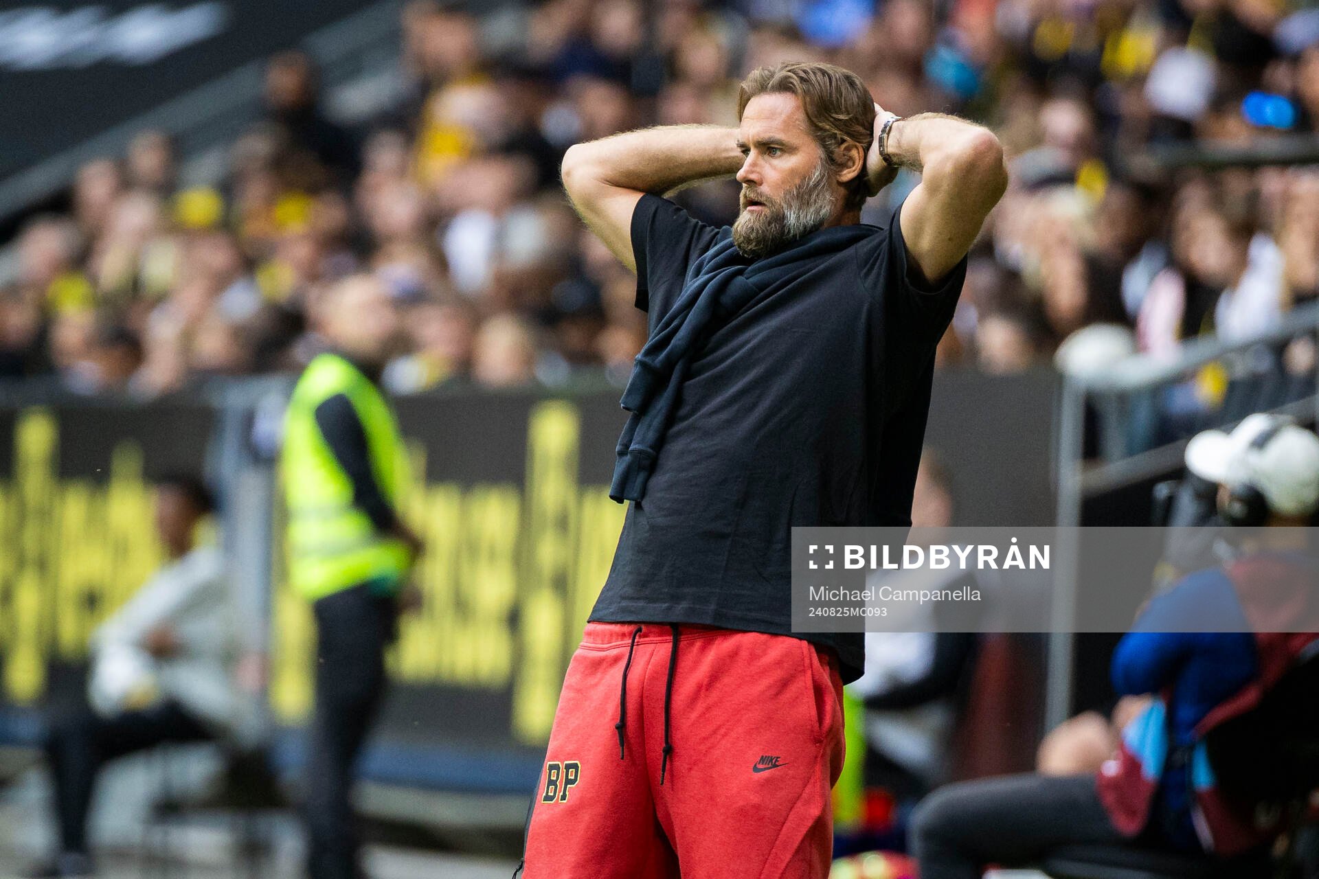 Brommapojkarnas tränare Olof Mellberg