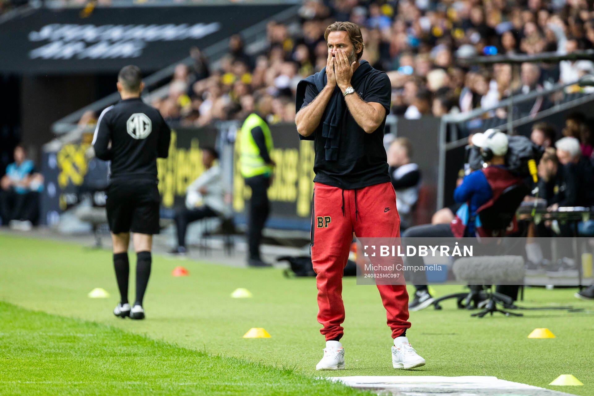 Brommapojkarnas tränare Olof Mellberg