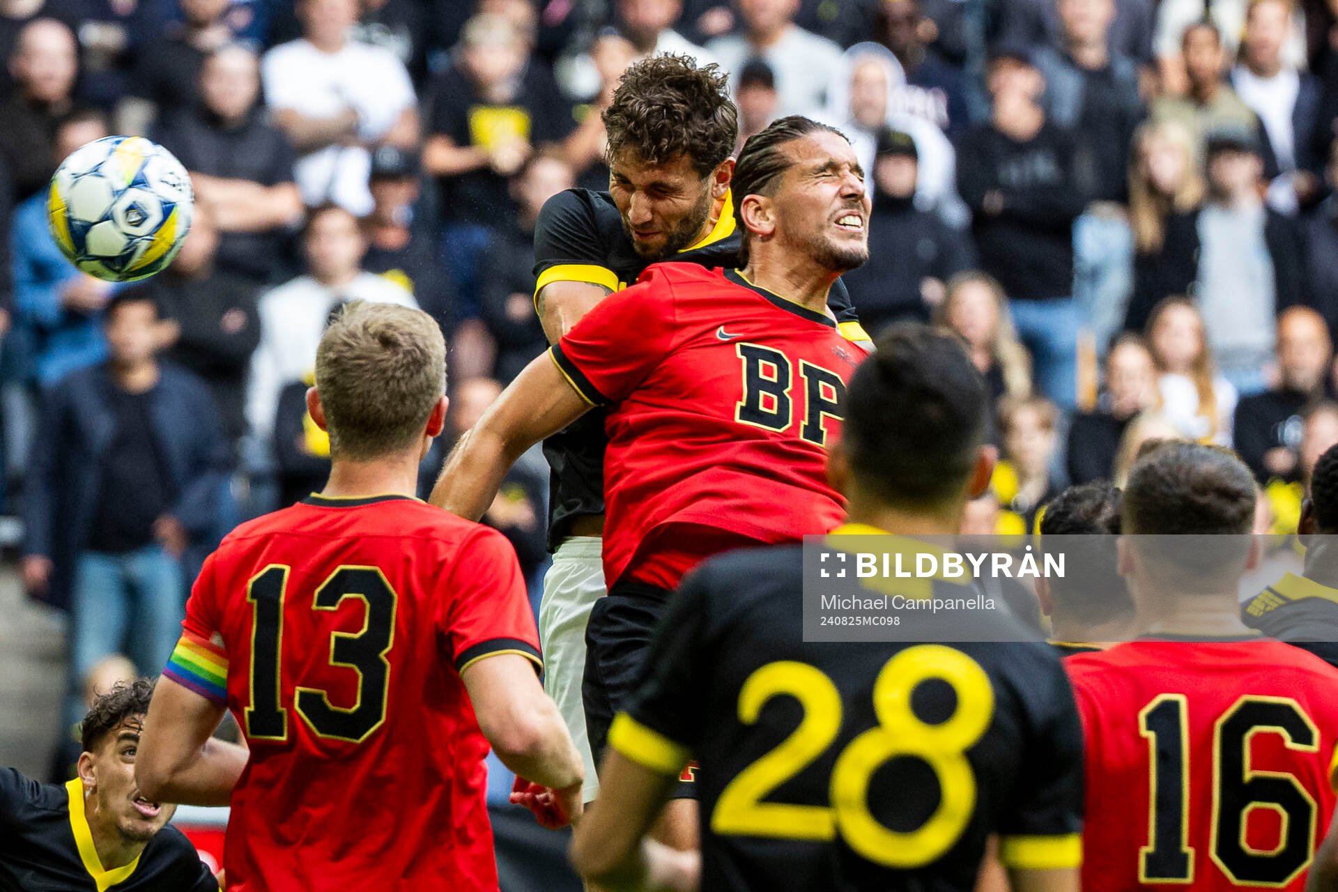 AIKs Benjamin Tiedemann Hansen och Brommapojkarnas Nikola