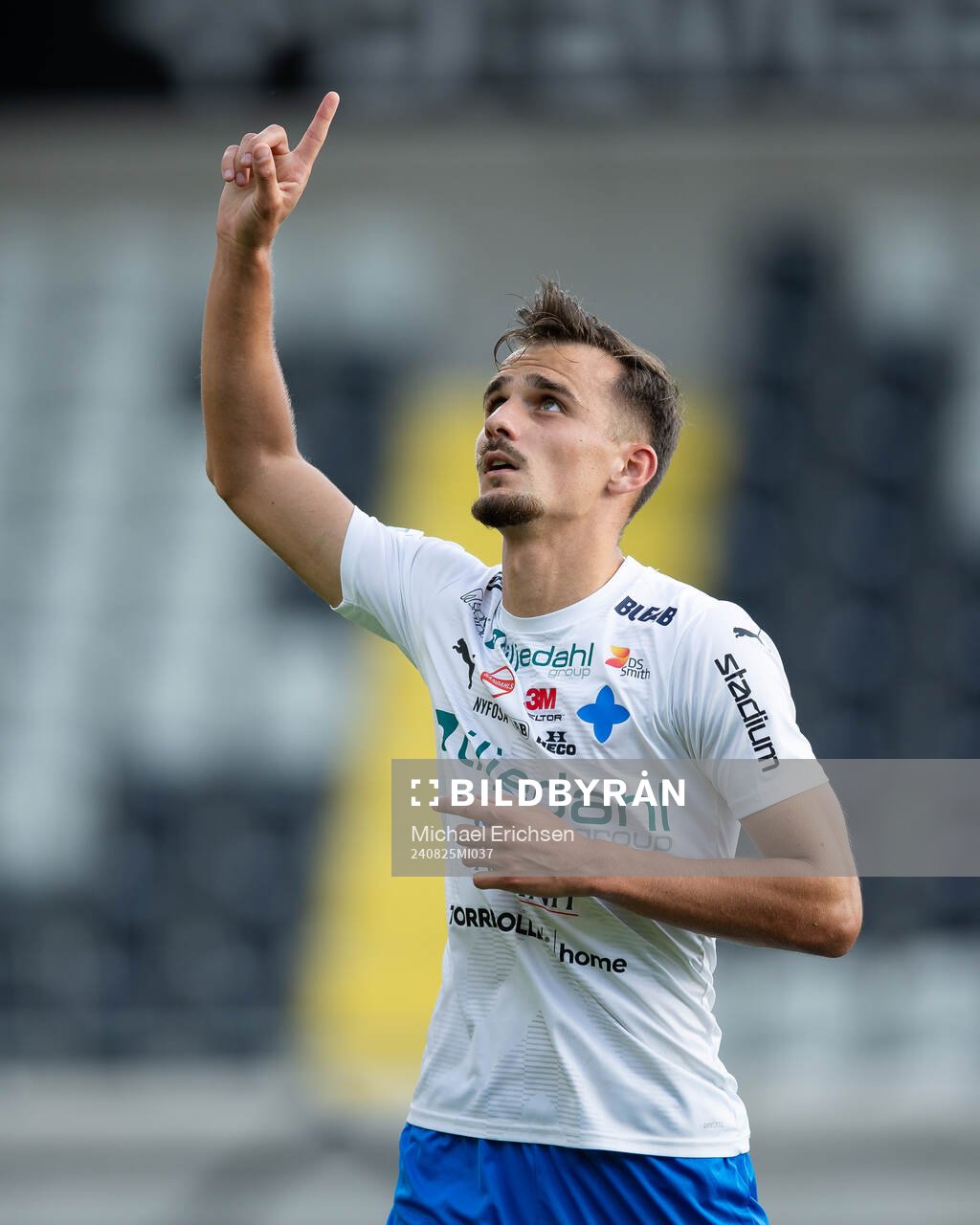 Värnamos Ajdin Zeljkovic jublar