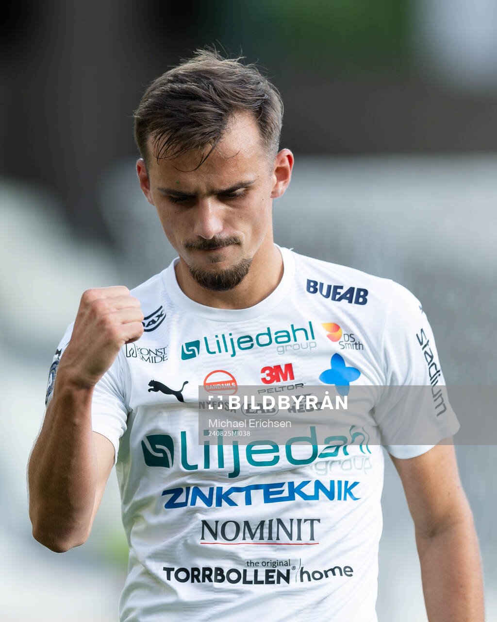 Värnamos Ajdin Zeljkovic jublar