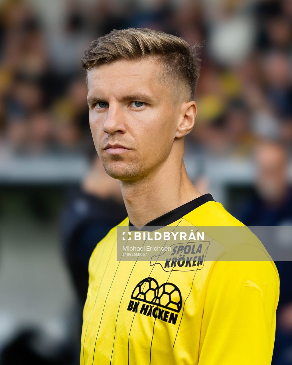 Häckens Samuel Leach Holm innan fotbollsmatchen i