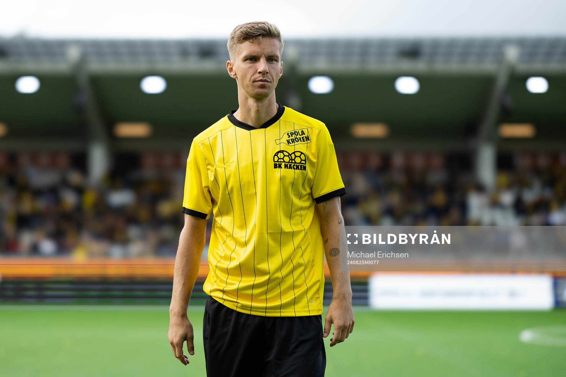 Häckens Samuel Leach Holm  innan  fotbollsmatchen i