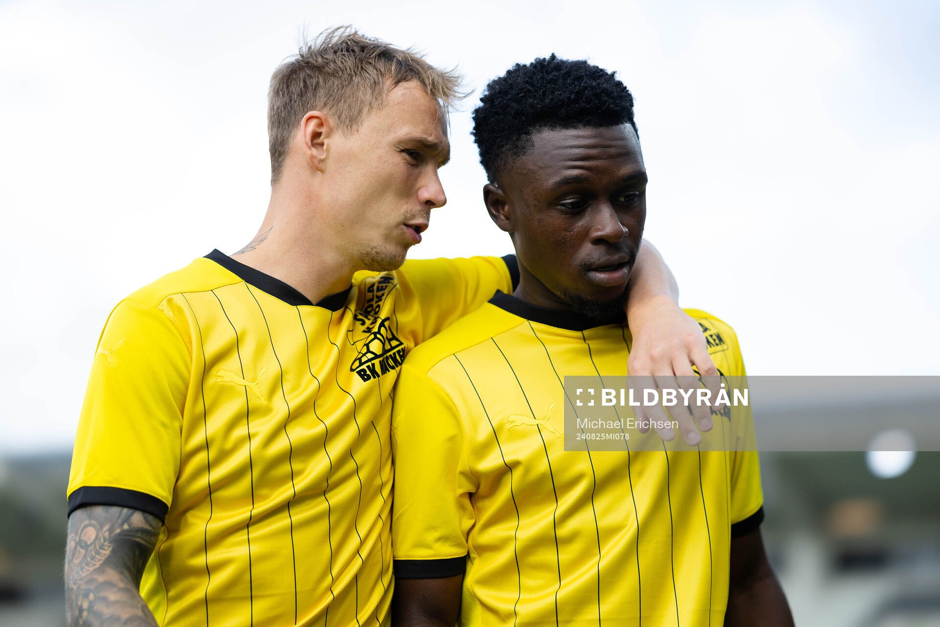 Häckens Jacob Barret Laursen och Zeidane Inoussa innan