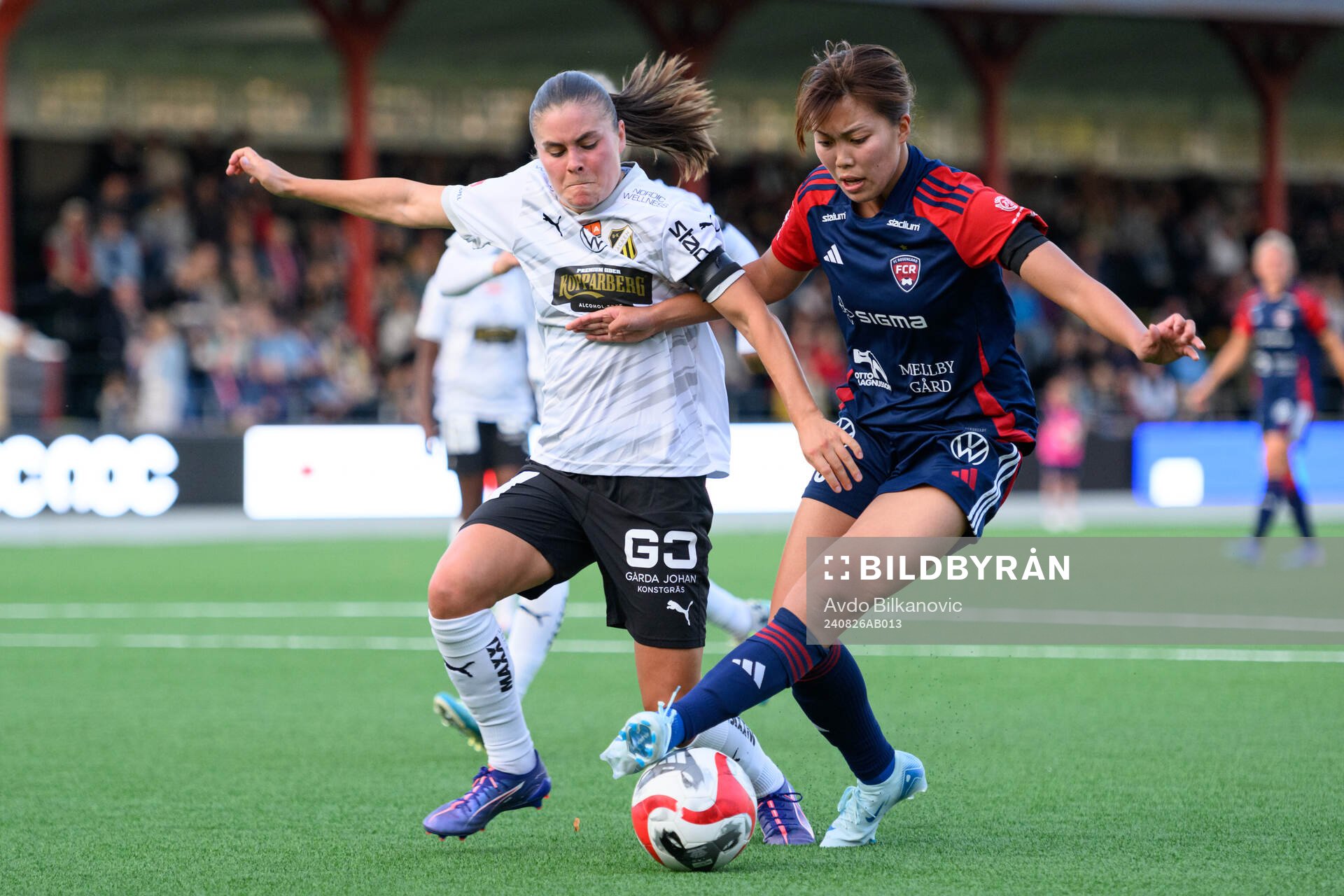 Häckens Hanna Wijk och FC Rosengårds Momoko Tanikawa