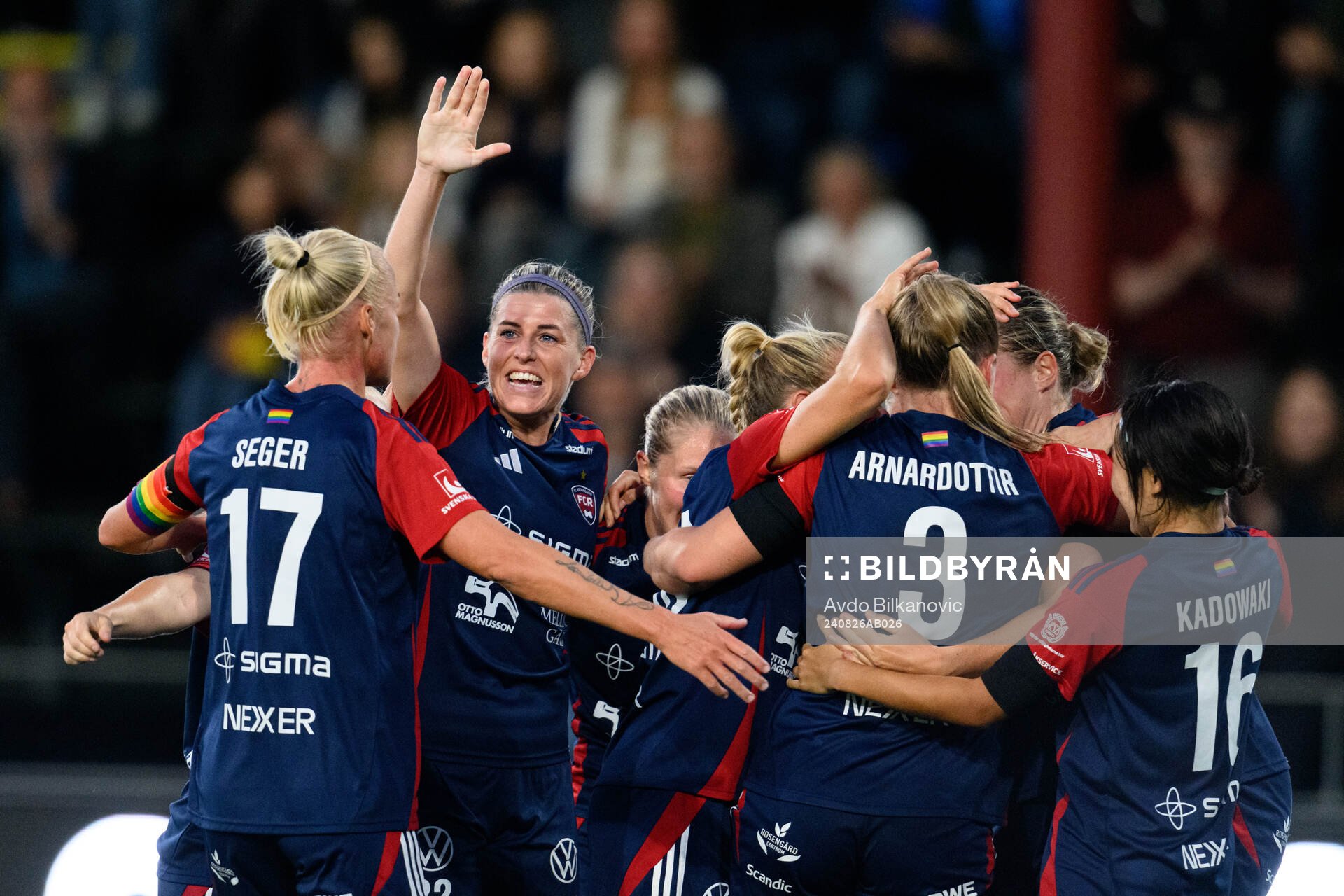 FC Rosengårds spelare jublar