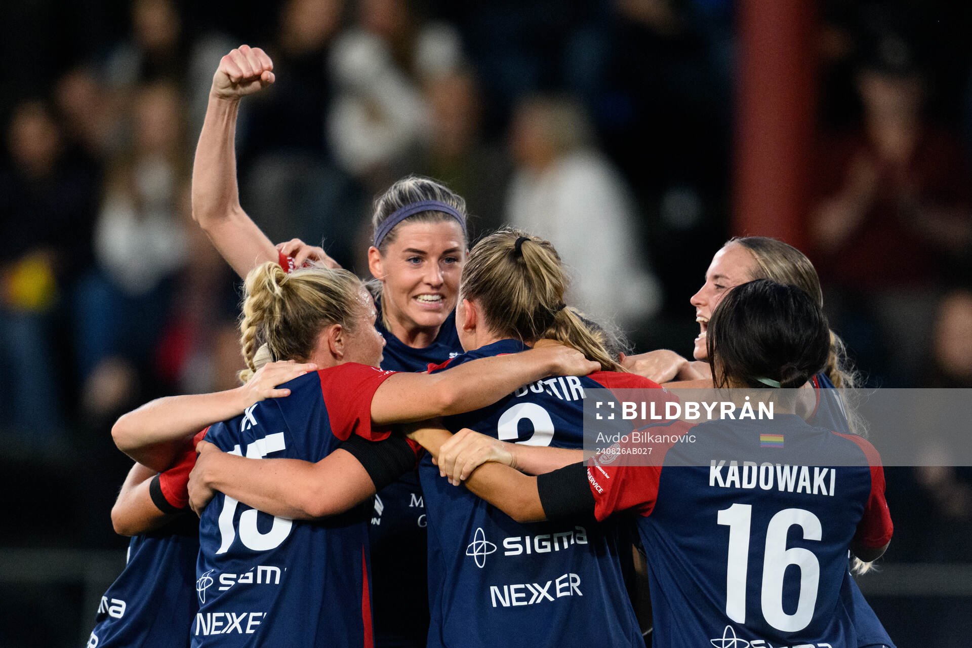 FC Rosengårds spelare jublar
