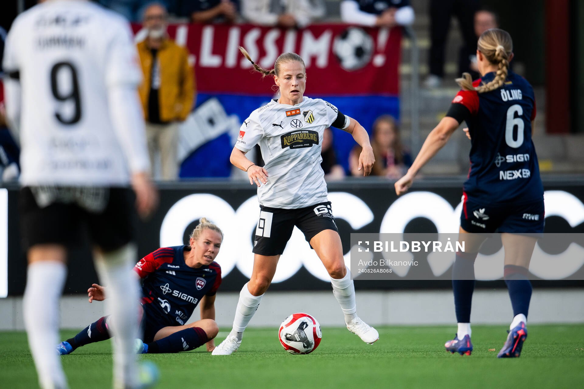 FC Rosengårds Jessica Wik och Häckens Anna Anvegård