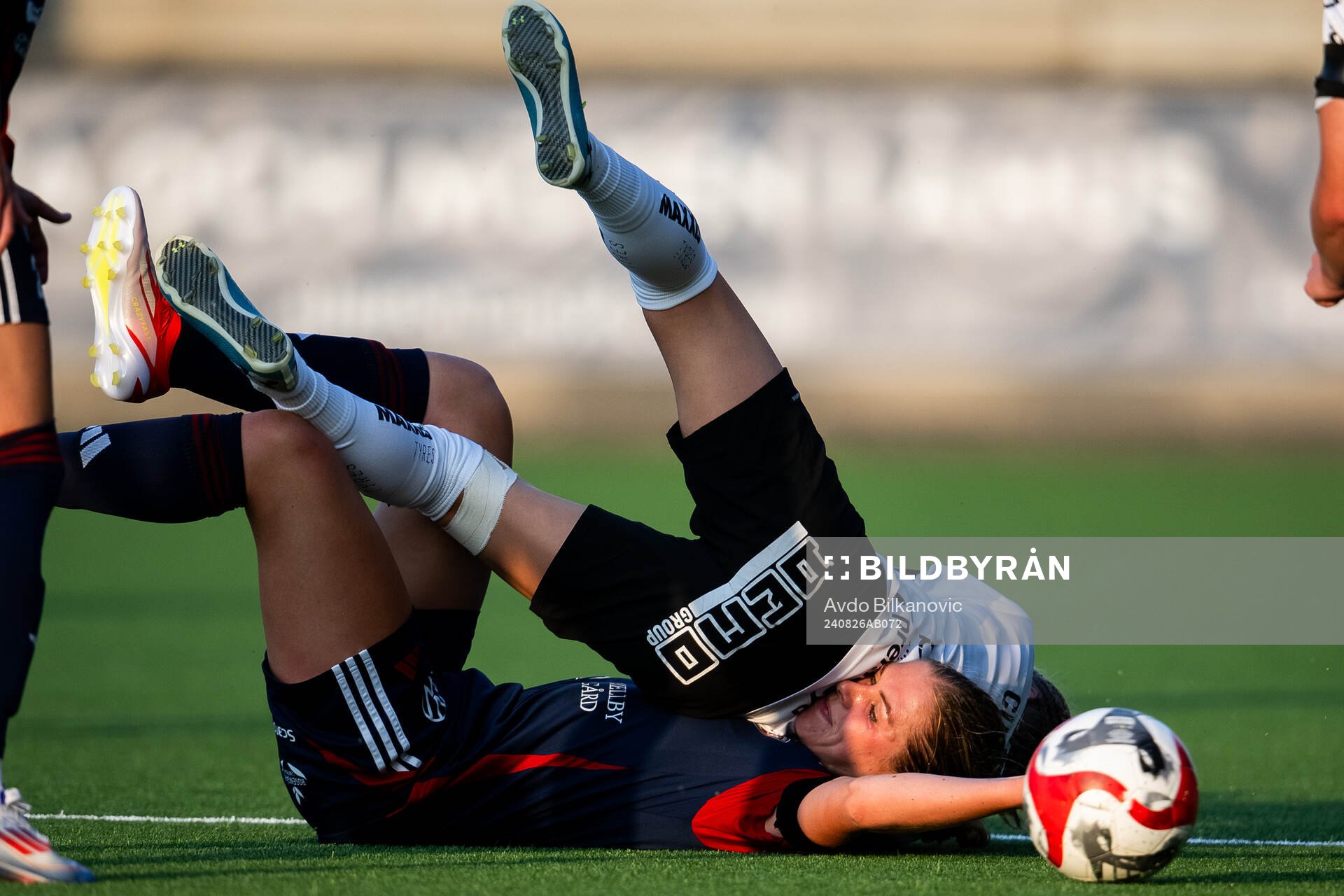 FC Rosengårds Rebecca Knaak och Häckens Filippa Curmark