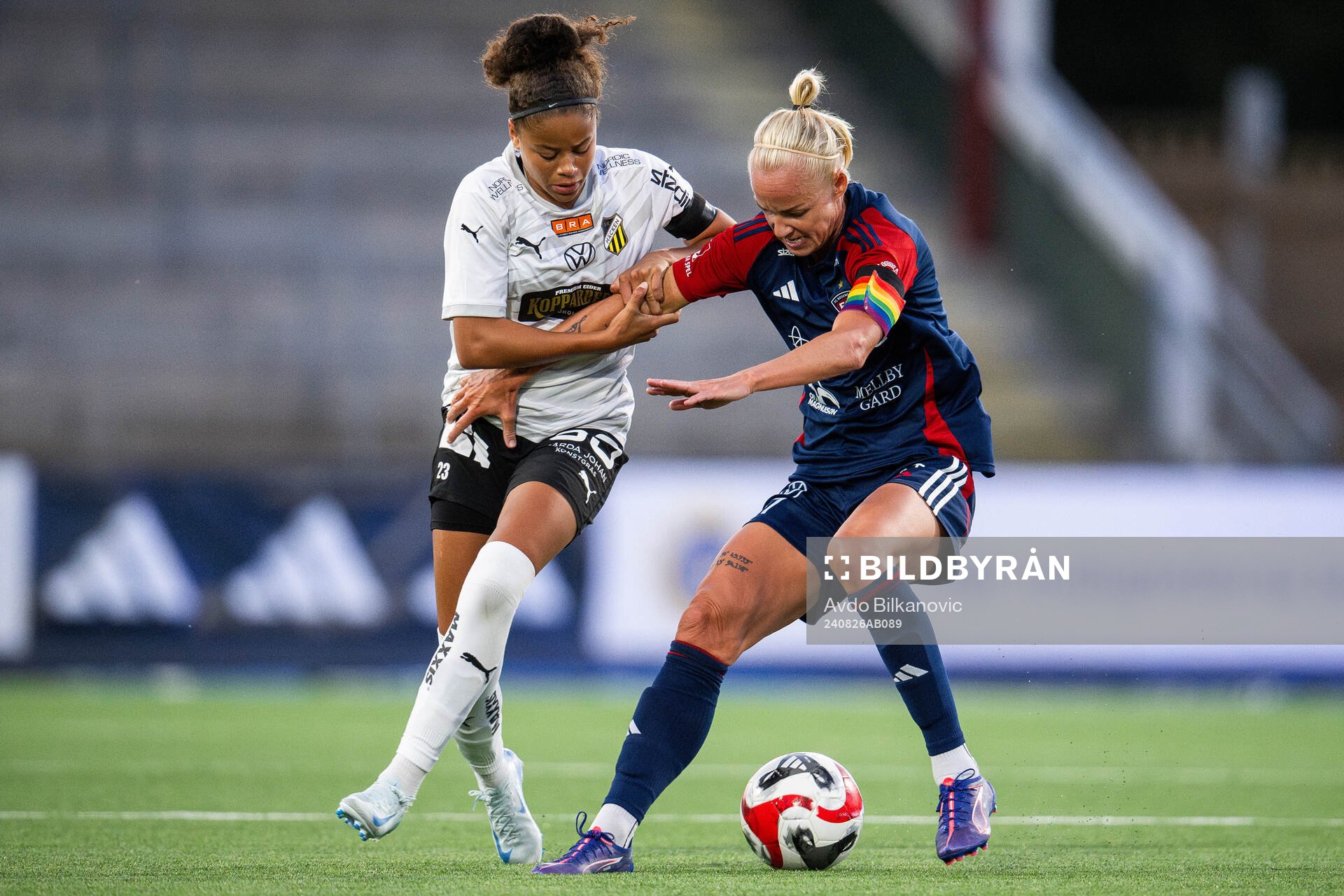 FC Rosengårds Caroline Seger och Häckens Felicia Schröder