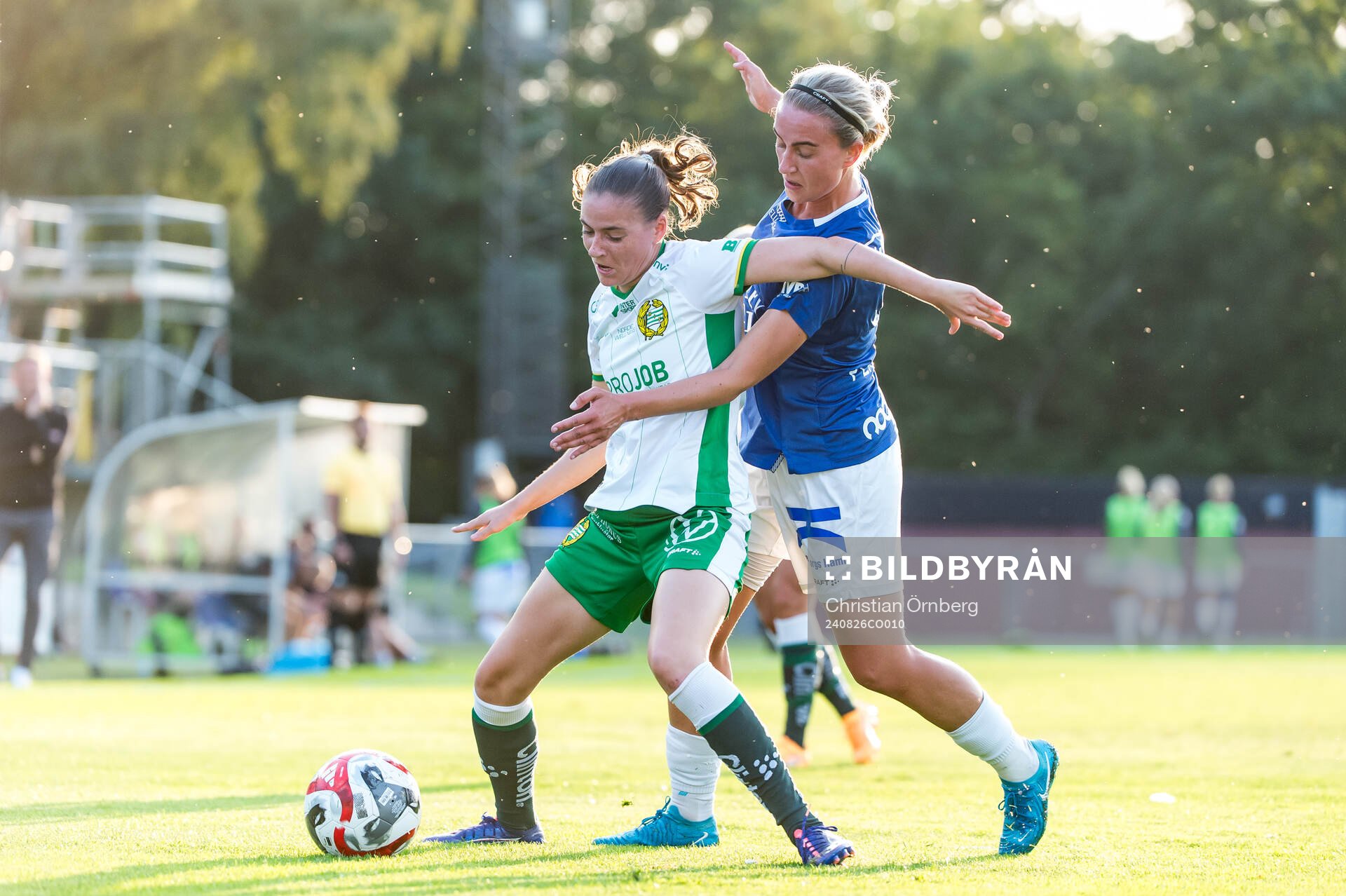 Hammarbys Smilla Vallotto och Trelleborgs Viktoria Persson