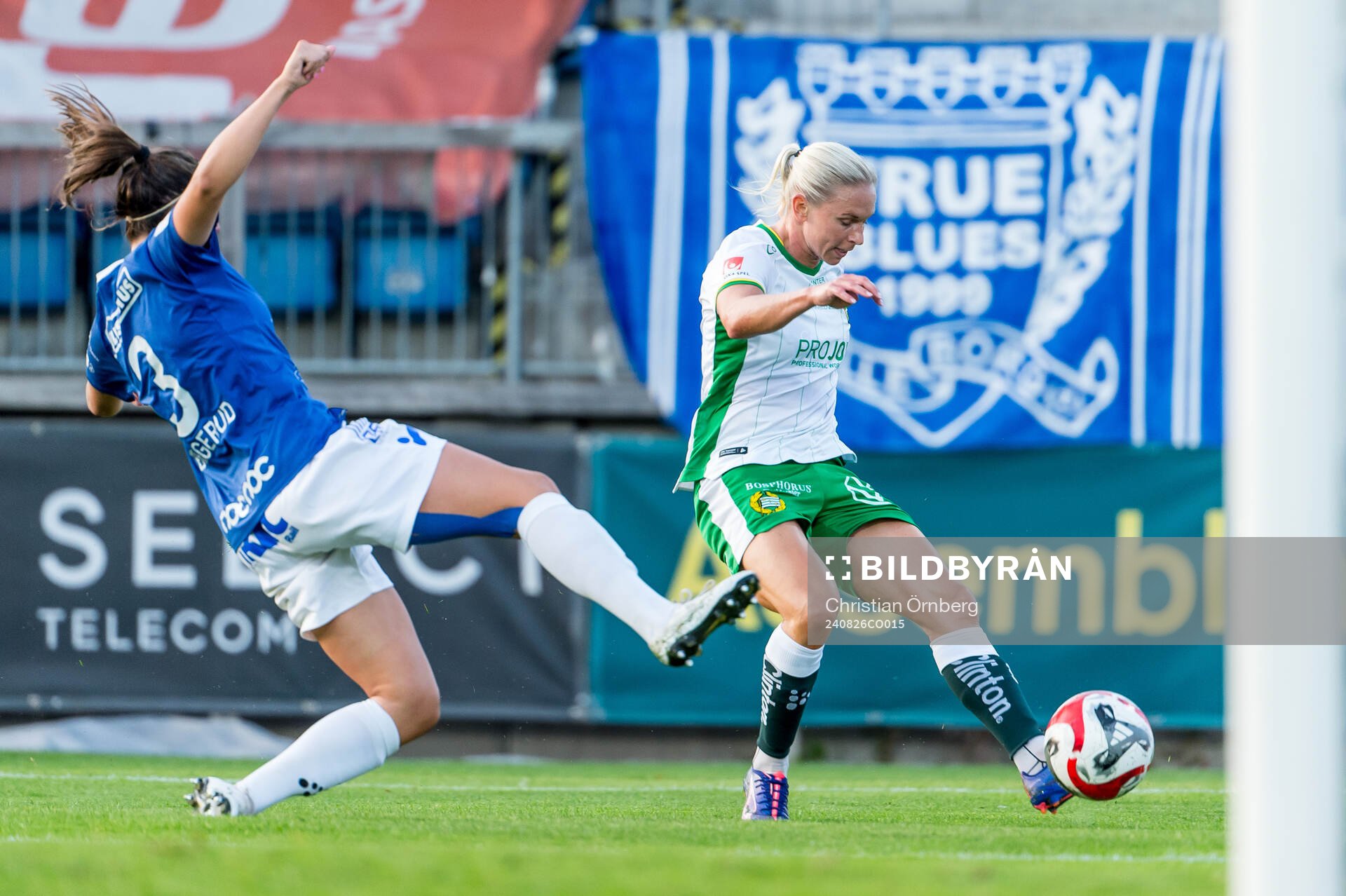 Hammarbys Jonna Andersson, Trelleborgs Thea Birgerud och Ebba Steen under fotbollsmatchen i Damallsvenskan mellan Trelleborg och Hammarby den 26 augusti 2024 i Trelleborg.
