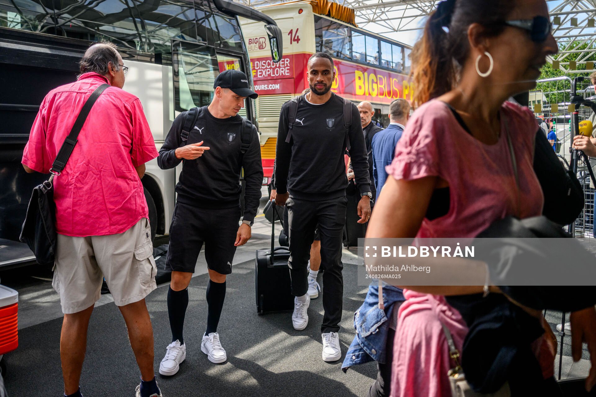 Jens Stryger Larsen and Isaac Kiese Thelin of Malmö FF