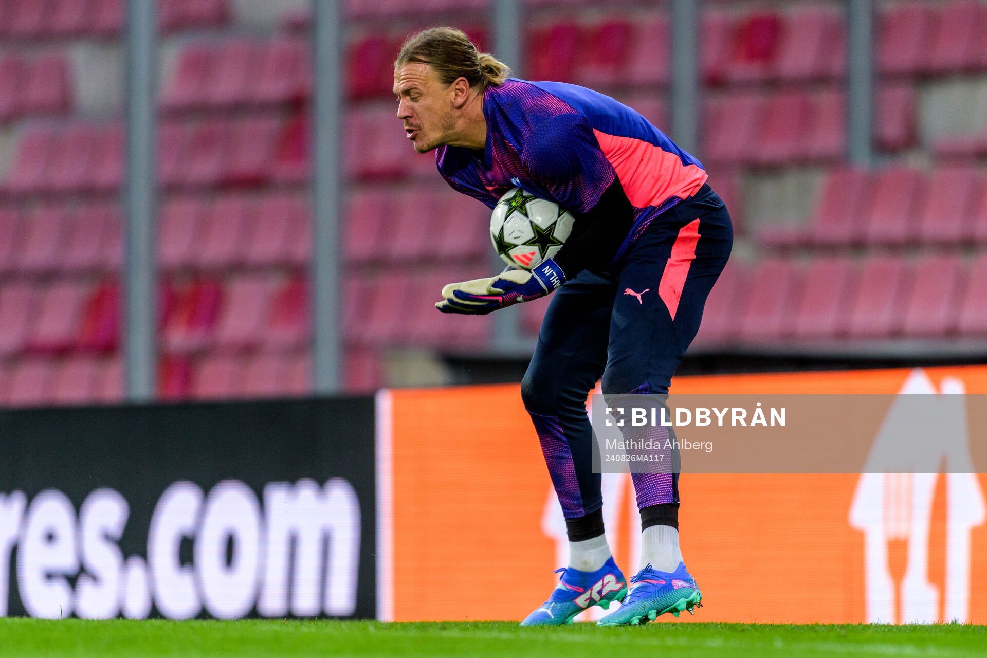 Goalkeeper Johan Dahlin of Malmö FF