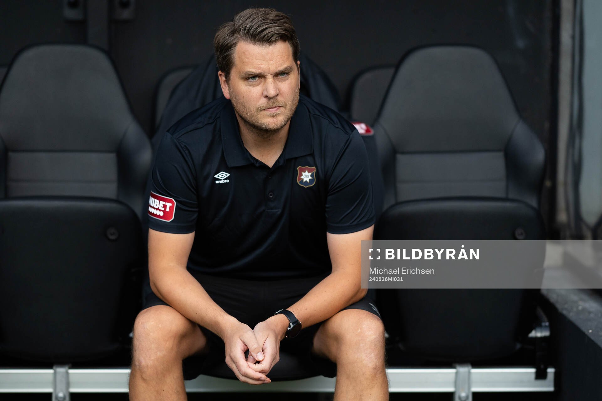 Örgrytes tränare Andreas Holmberg innan  fotbollsmatchen