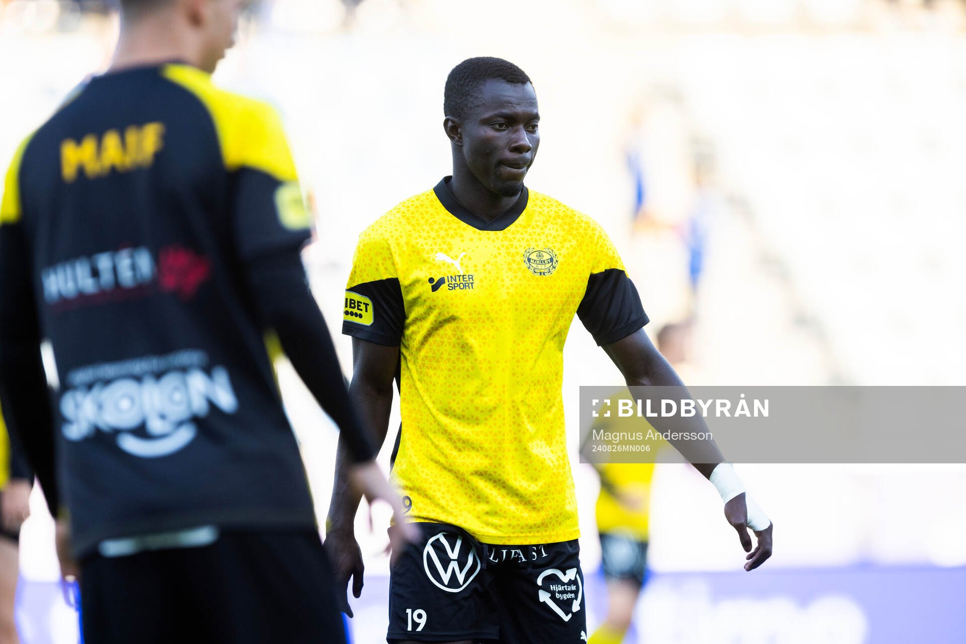 Mjällbys Abdoulie Manneh på uppvärmningen