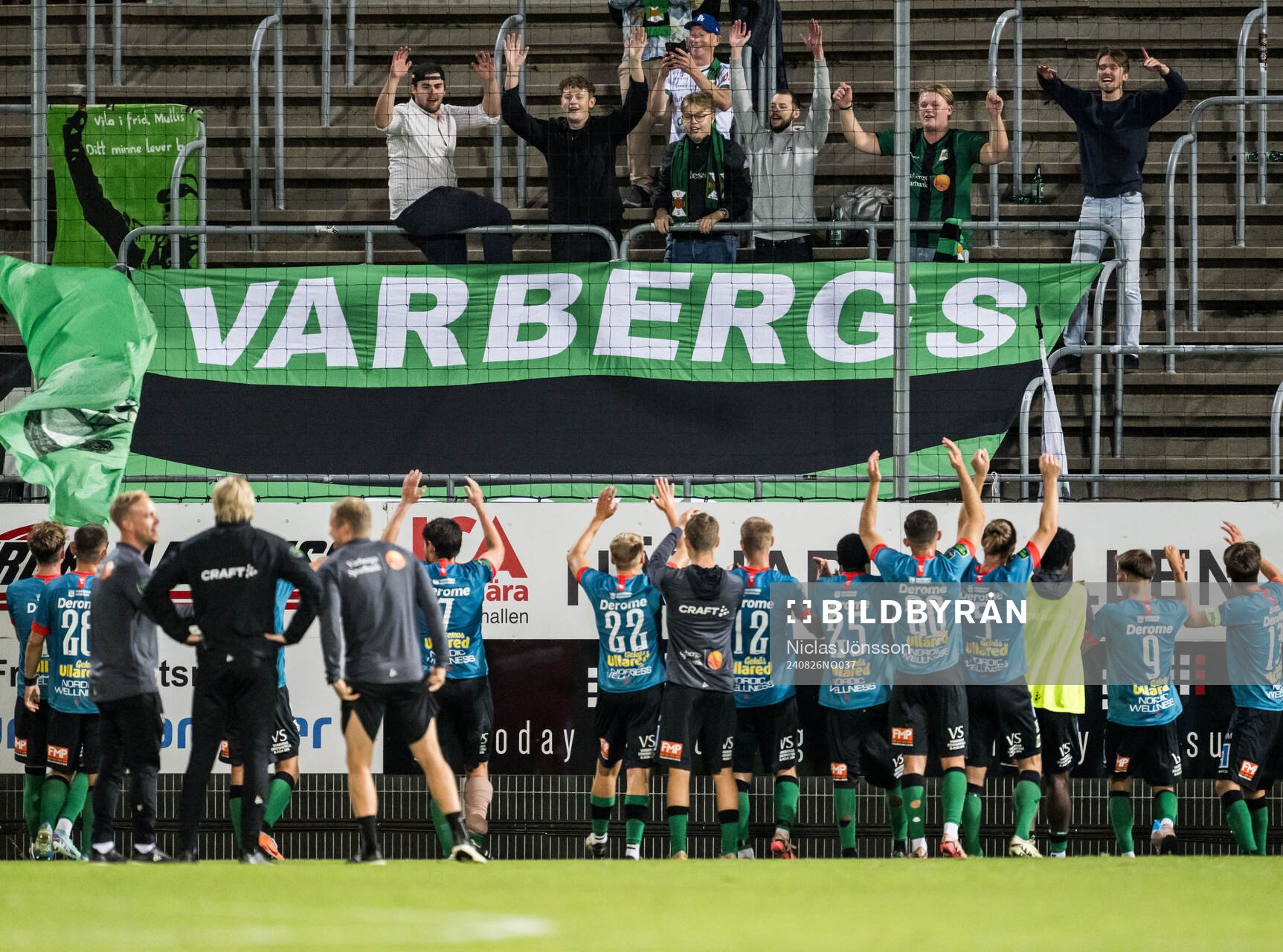 Varberg spelarna jublar