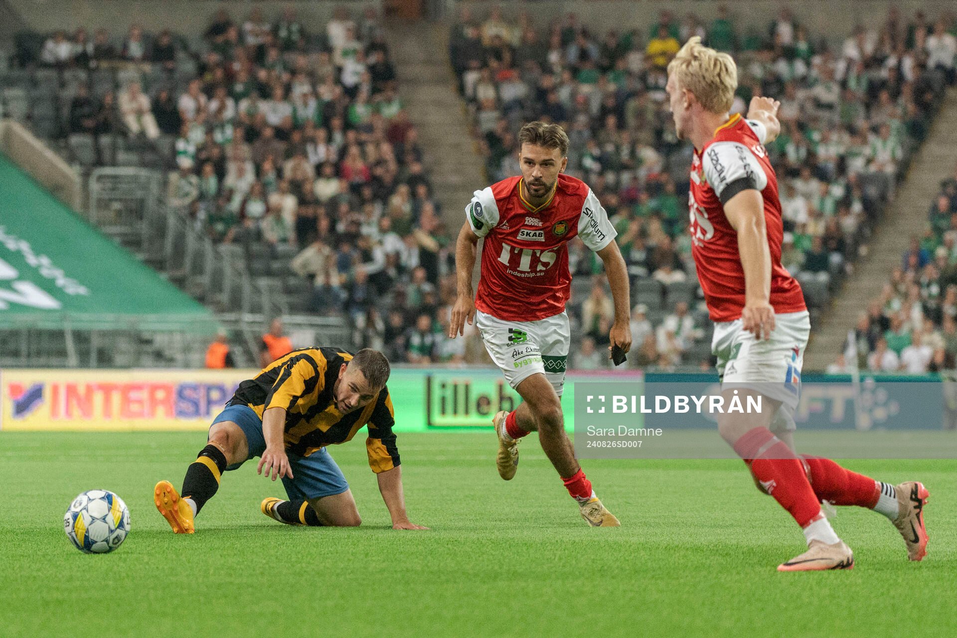 GAIS Edvin Becirovic och Hammarbys Oscar Johansson Schellhas