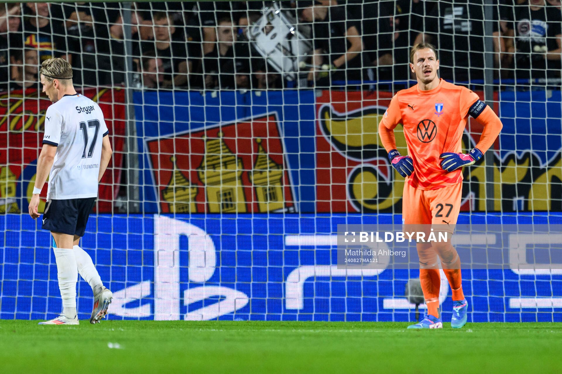 goalkeeper Johan Dahlin of Malmö FF looks dejected