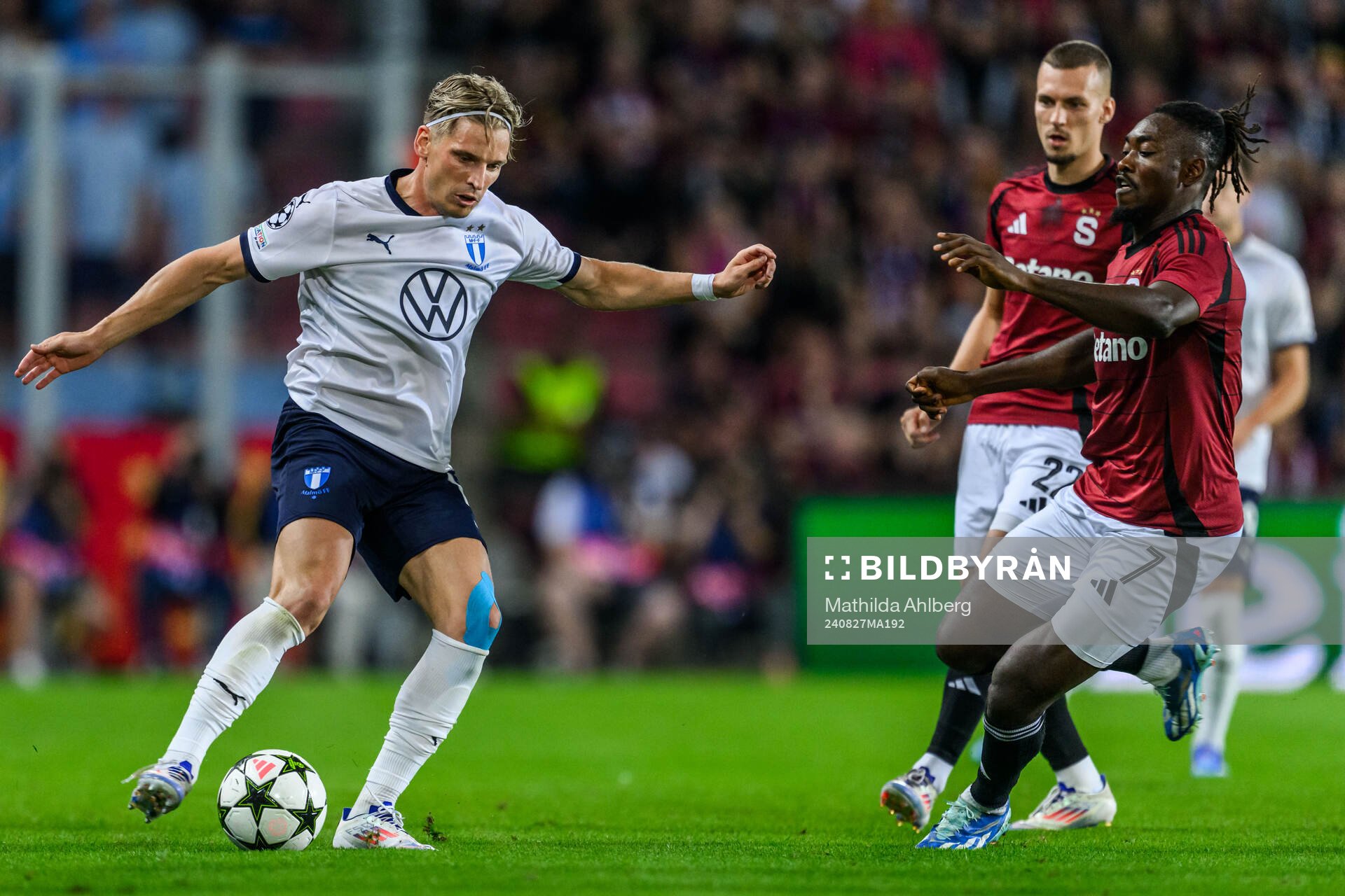 Jens Stryger Larsen of Malmö FF and Victor Olatunji of Sparta Prag during the UEFA Champions League football match between Sparta Prague and Malmö FF on August 27, 2024 in Prague.