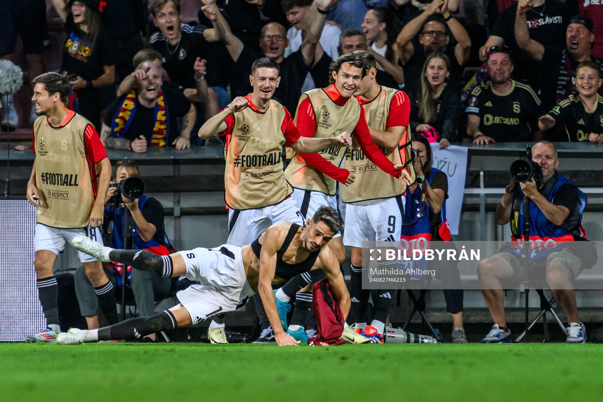 Albion Rrahmani of Sparta Prag celebrates scorn 2-0