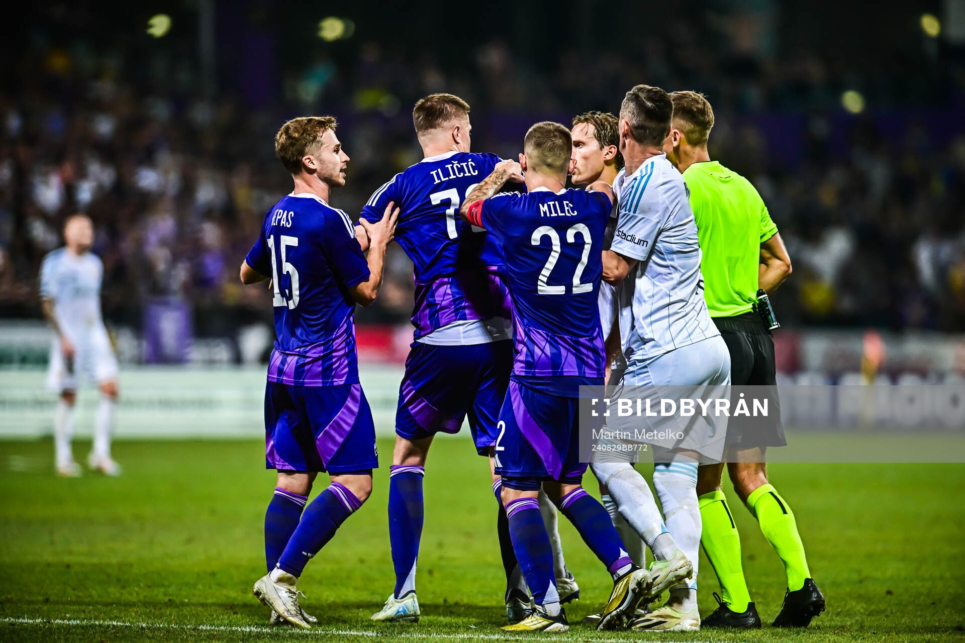 Josip Ilicic of Maribor and Haris Radetinac of Djurgården