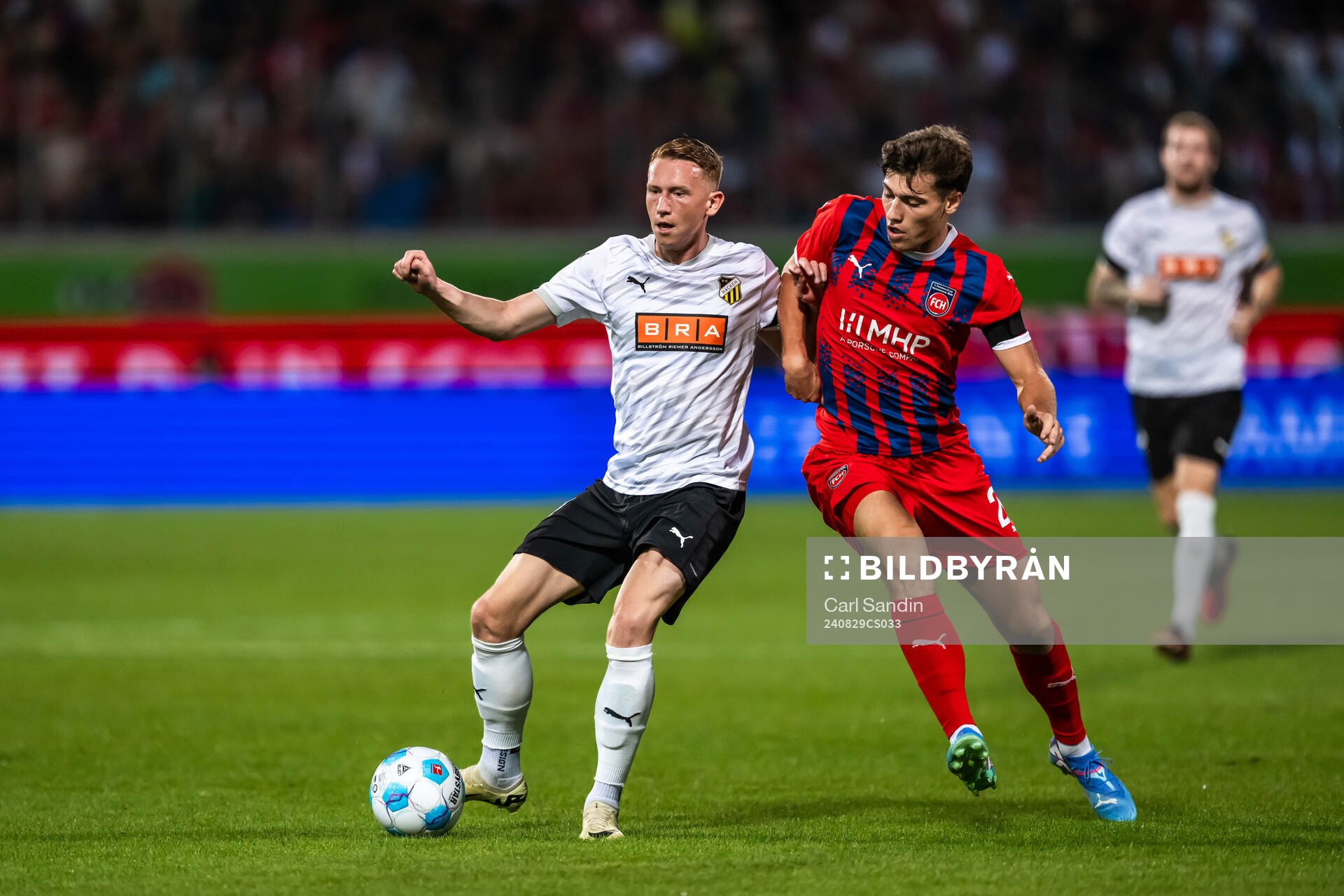 Julius Lindberg of Häcken and Luca Kerber of Heidenheim