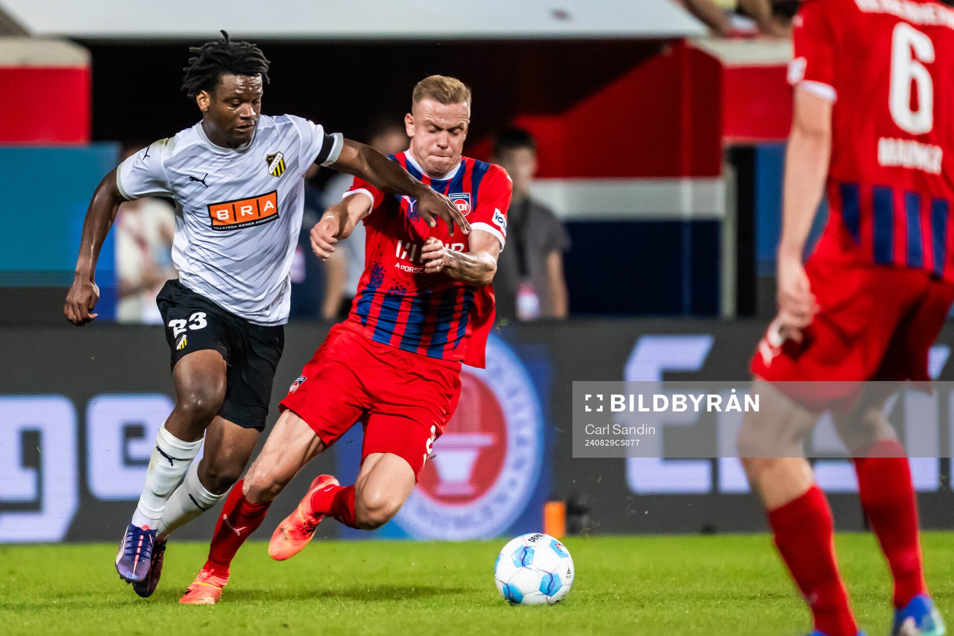 Jeremy Agbonifo of Häcken och Lennard Maloney of Heidenheim