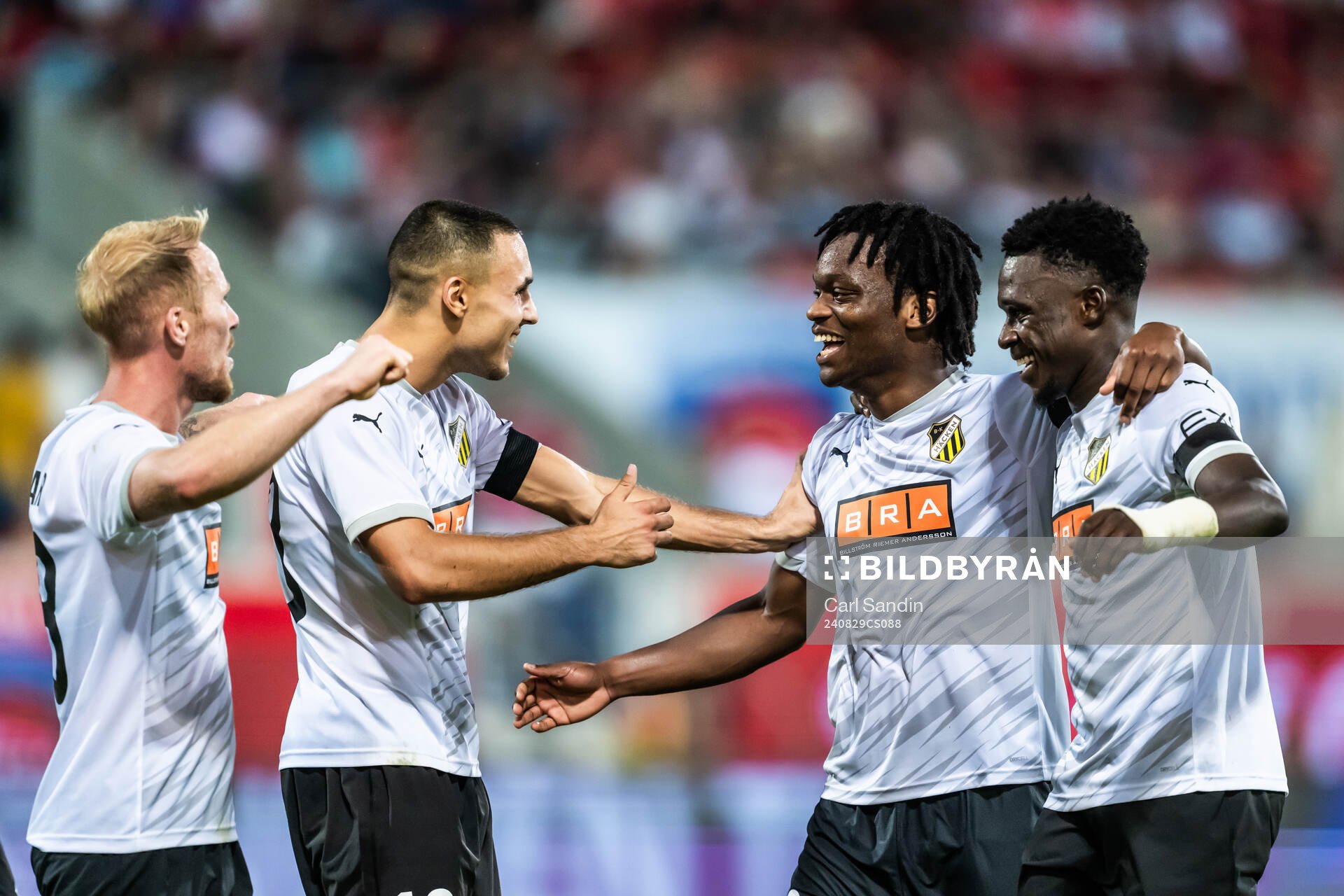 Jeremy Agbonifo of Häcken celebrate with teammates