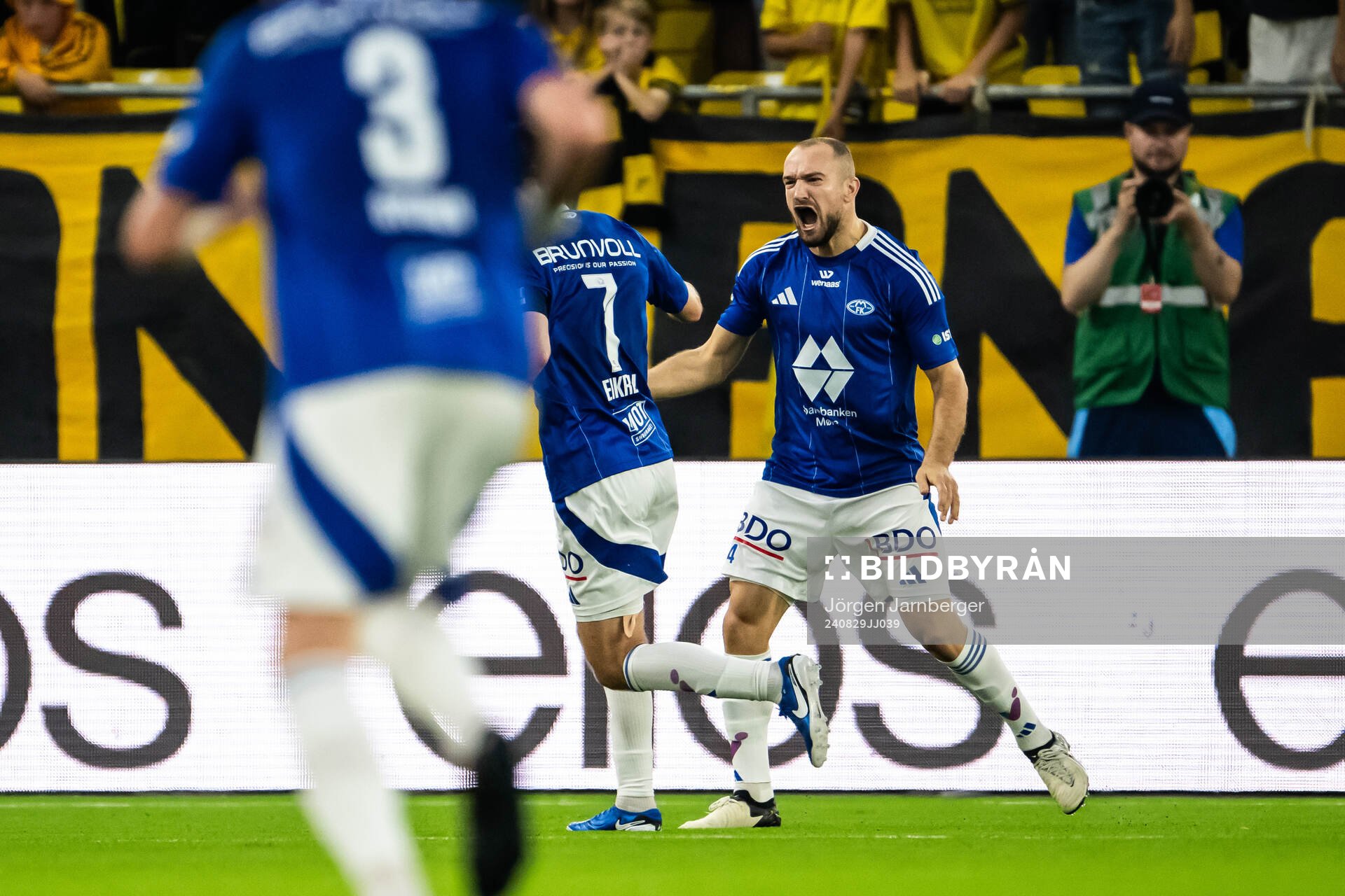 Veton Berisha of Molde celebrates the 0-1 goal