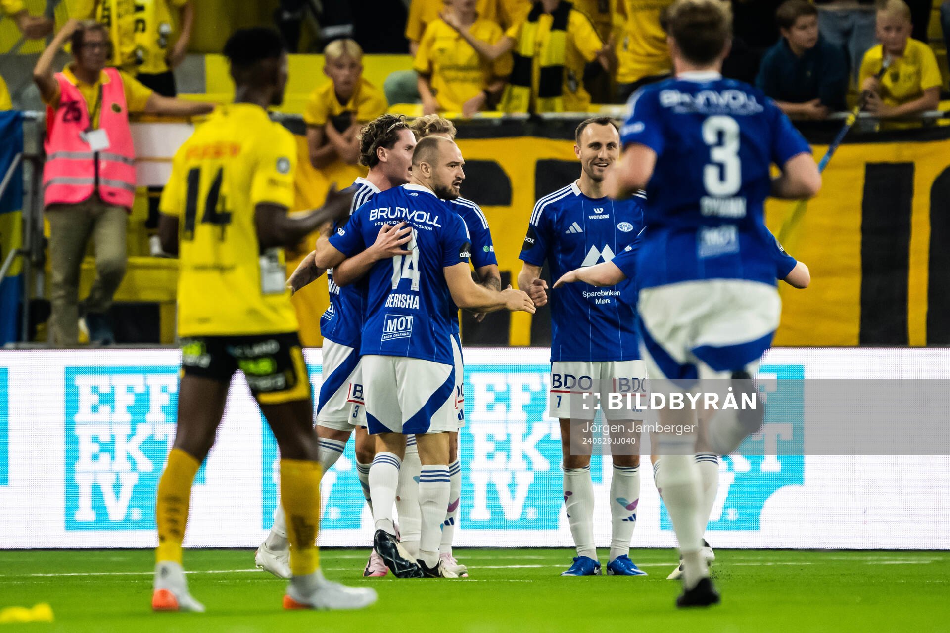 Veton Berisha of Molde celebrates the 0-1 goal