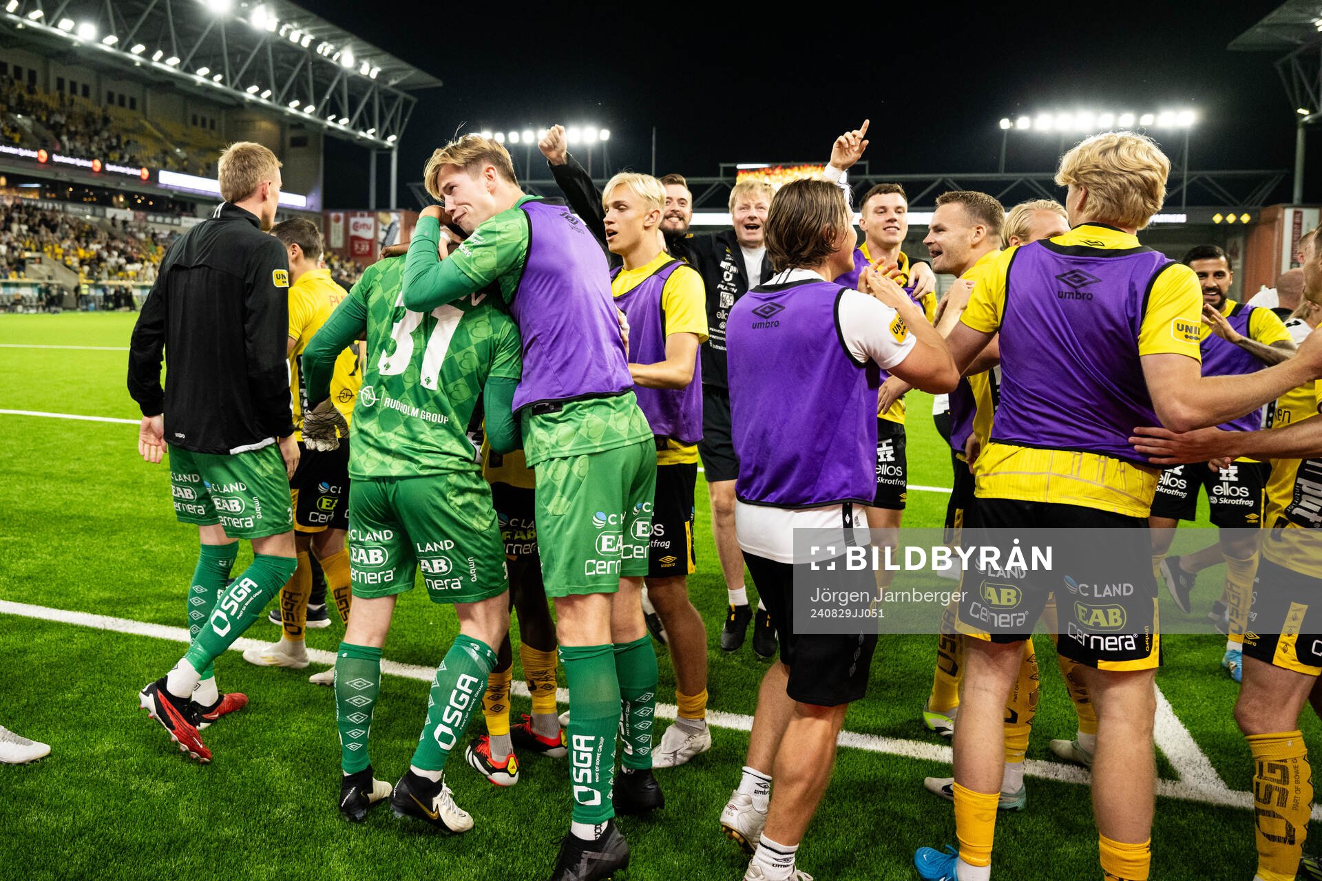 Players of Elfsborg celebrate after the UEFA Europa League playoff between Elfsborg and Molde on August 29, 2024 in Borås.