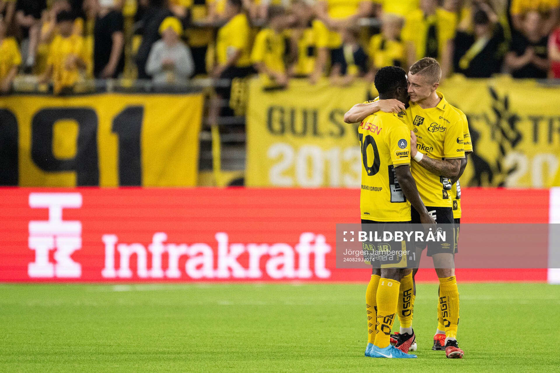 Michael Baidoo of Elfsborg and Sebastian Holmen