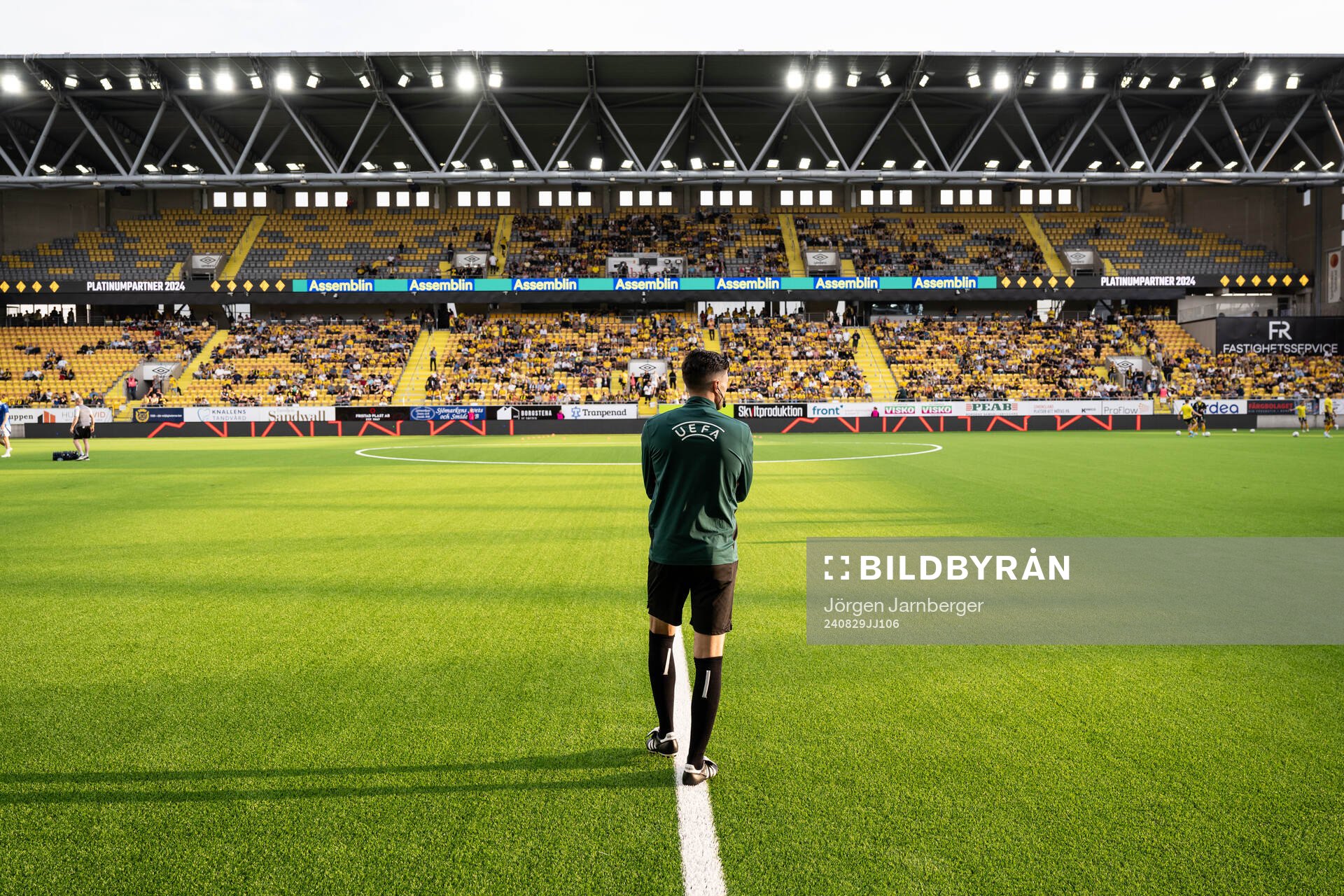 The fourth official