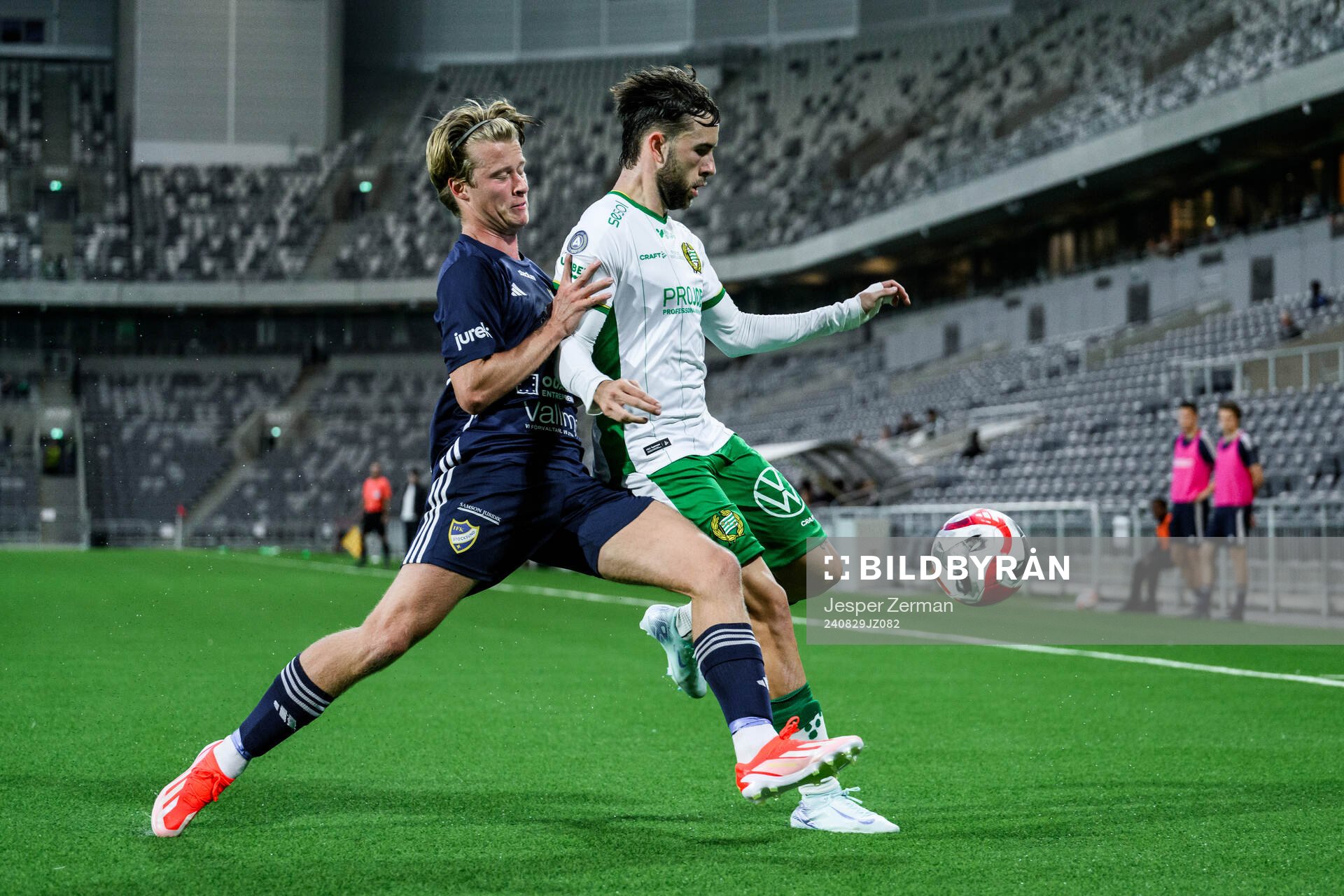 IFK Stocksunds Luca Treacy Kullenberg och Hammarbys Marc