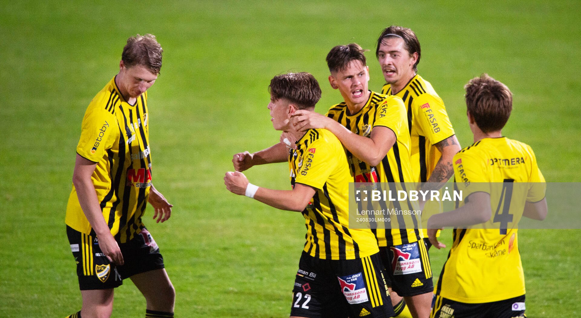 IFK Hässleholms Jussi Tikkanen har kvitterat till 1-1 och