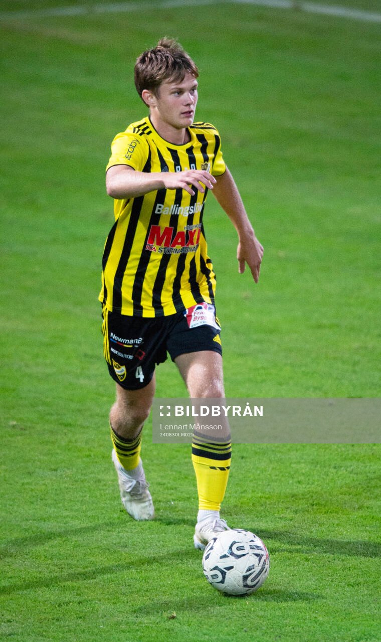 IFK Hässleholms Max Högberg i matchen i division 2 mellan