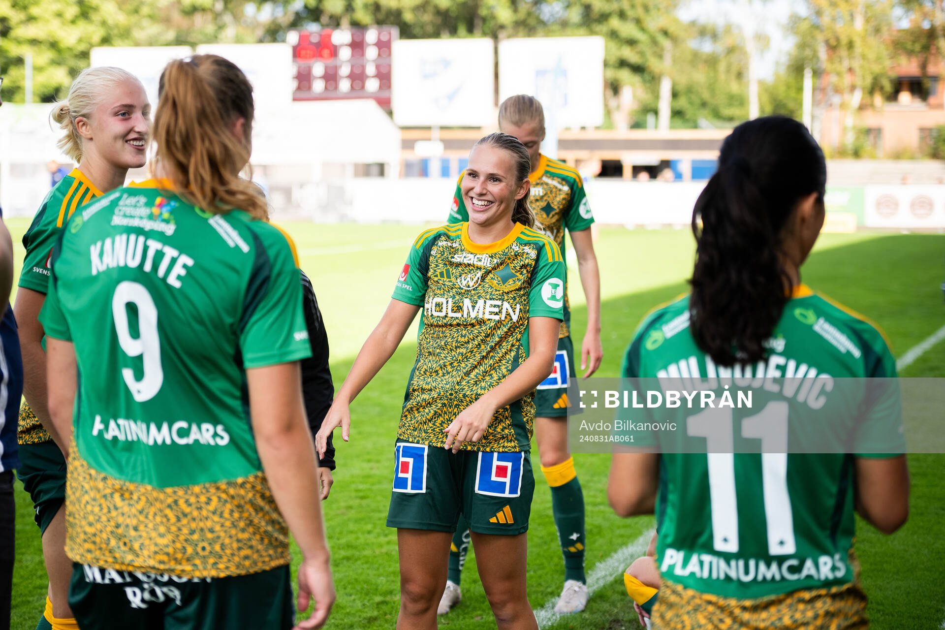 IFK Norrköpings Elsa Burvall jublar efter slutsignalen under fotbollsmatchen i Damallsvenskan mellan Trelleborg och IFK Norrköping den 31 augusti 2024 i Trelleborg.