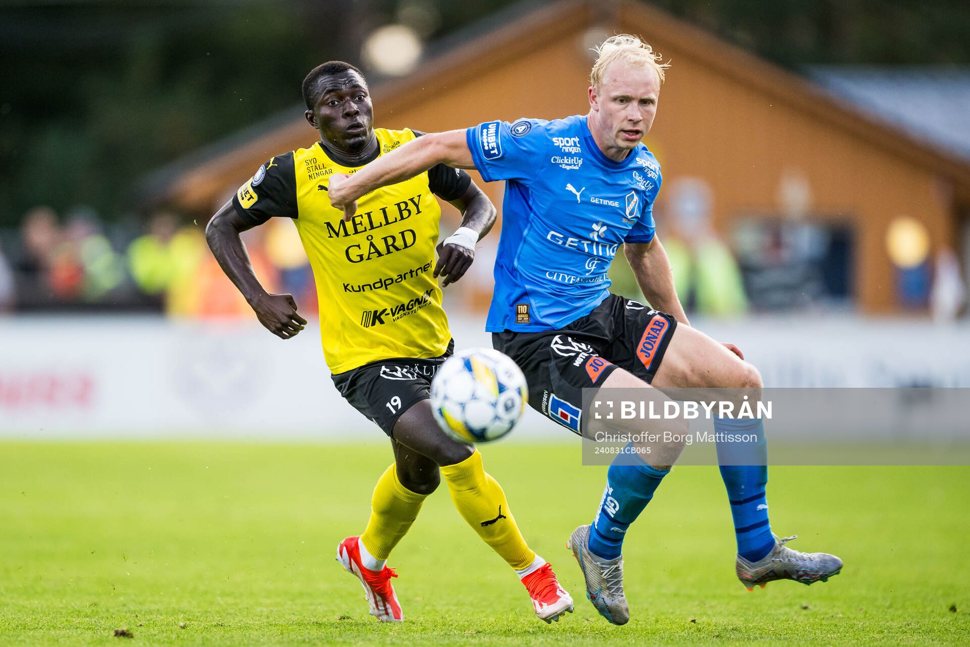 Mjällbys Abdoulie Manneh och Halmstads André Boman