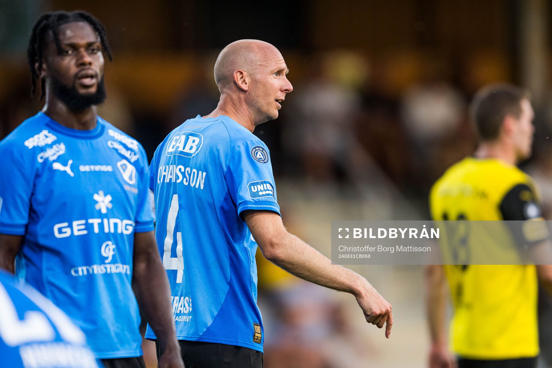 Halmstads Andreas Johansson under fotbollsmatchen i Allsvenskan mellan Mjällby och Halmstad den 31 augusti 2024 i Hällevik. 