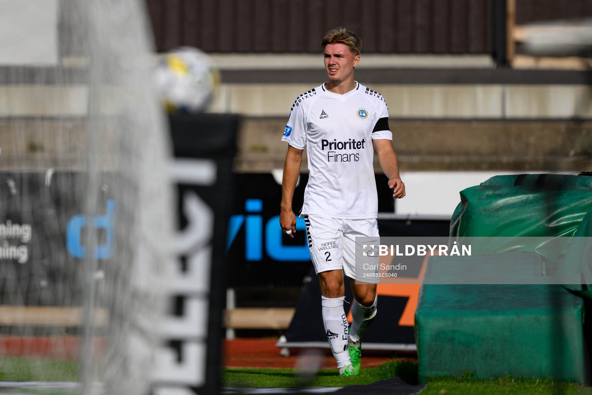 Utsiktens Daniel Hermansson lämnar planen