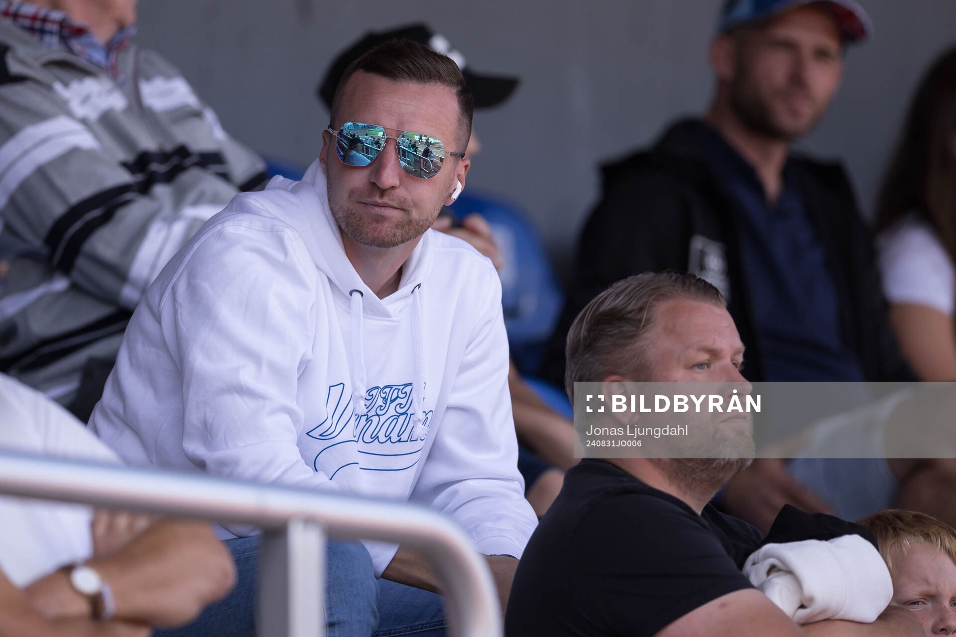 Värnamos före detta sportchef Enes Ahmetovic på läktaren