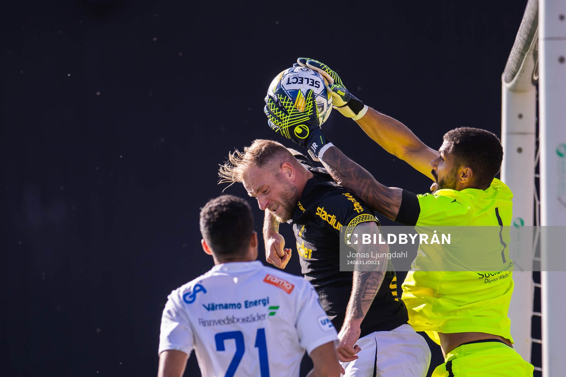 AIKs John Guidetti och Värnamos Jonathan Ursin Rasheed