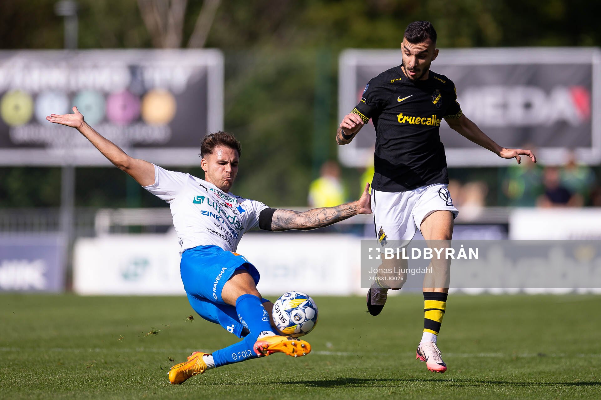 Värnamos Michael Steinwender och AIKs Ioannis Pittas
