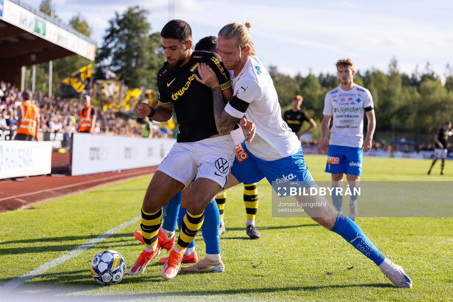 AIKs Omar Faraj och Värnamos Hampus Näsström