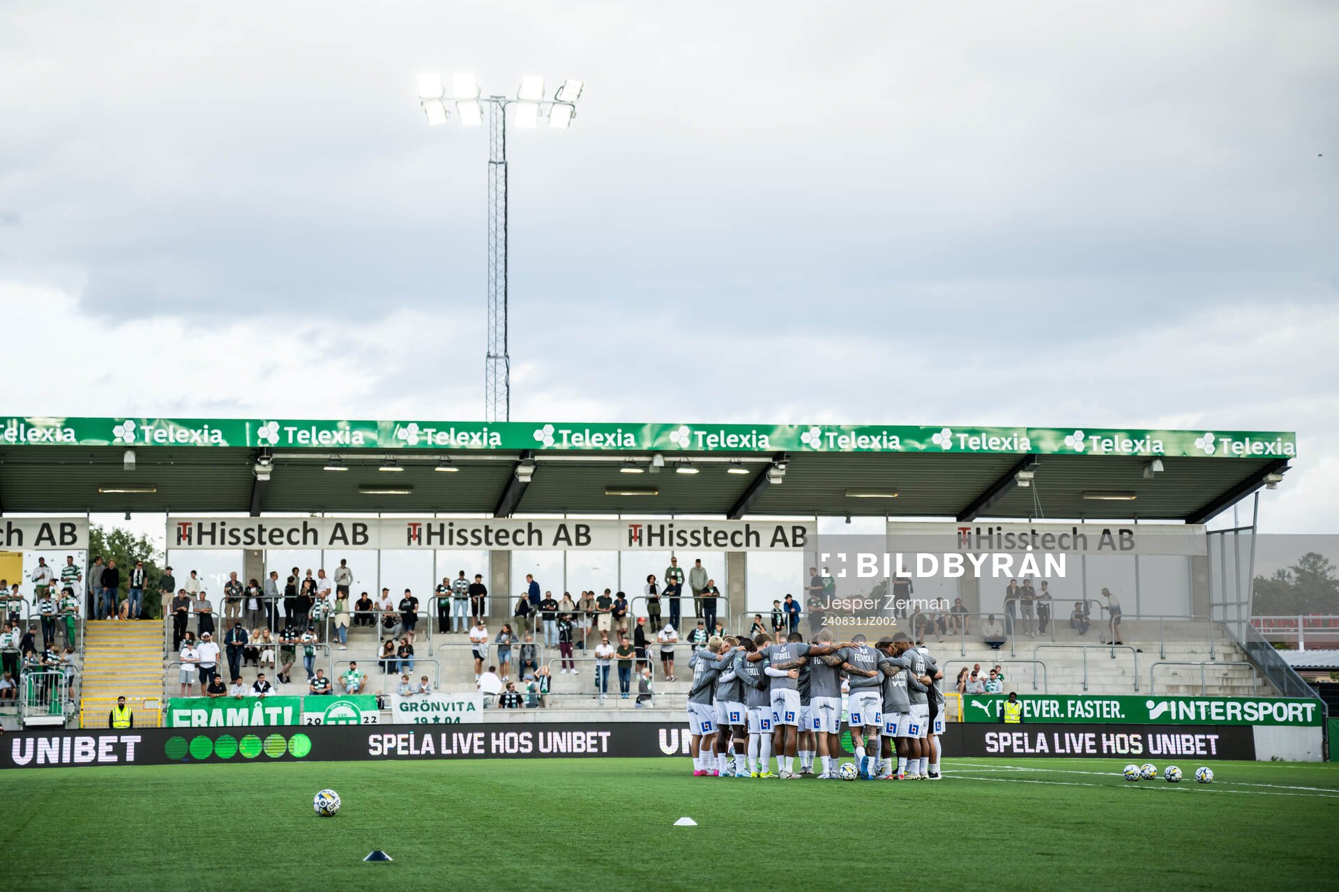 Västerås spelare värmer upp