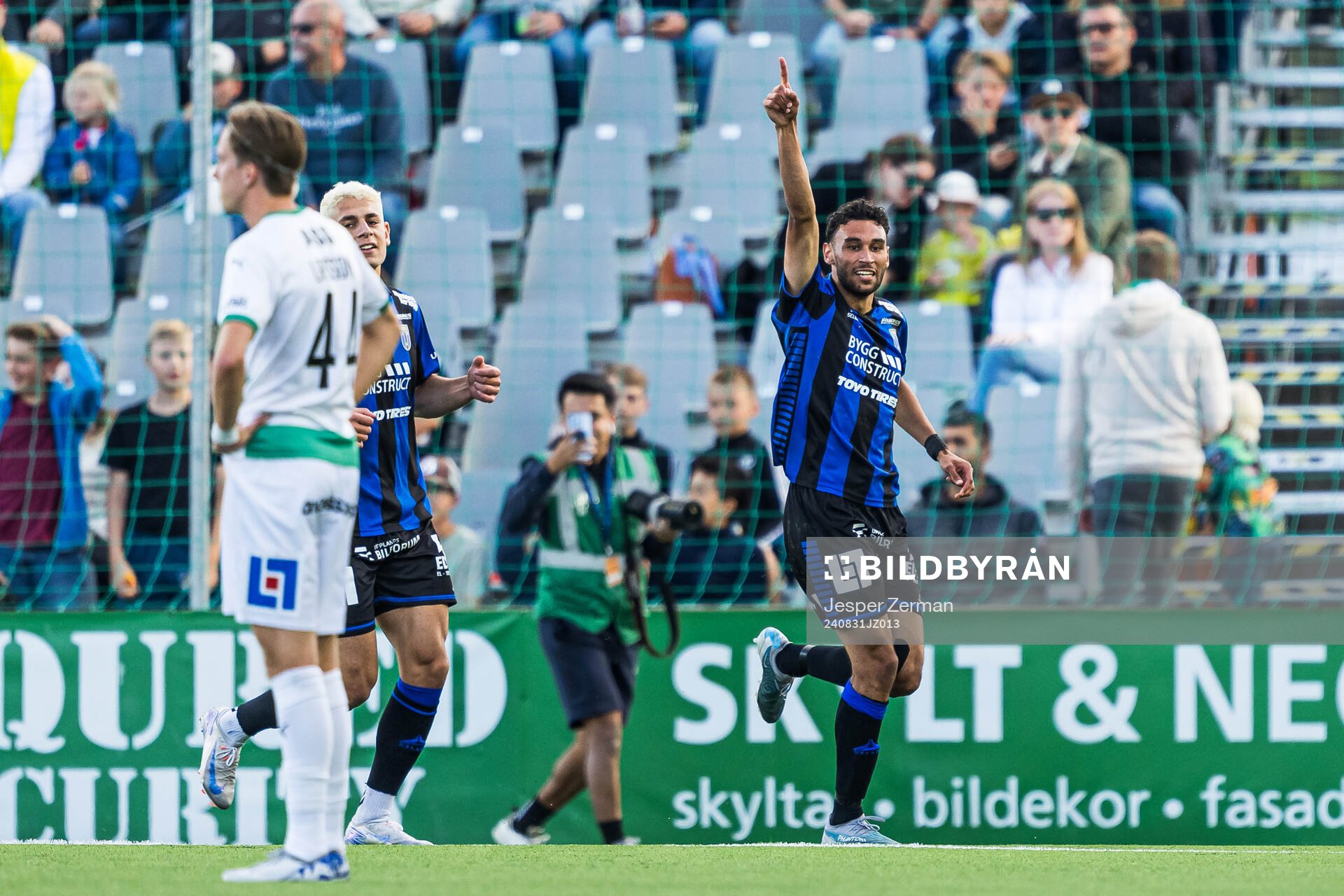 Sirius Joakim Persson jublar