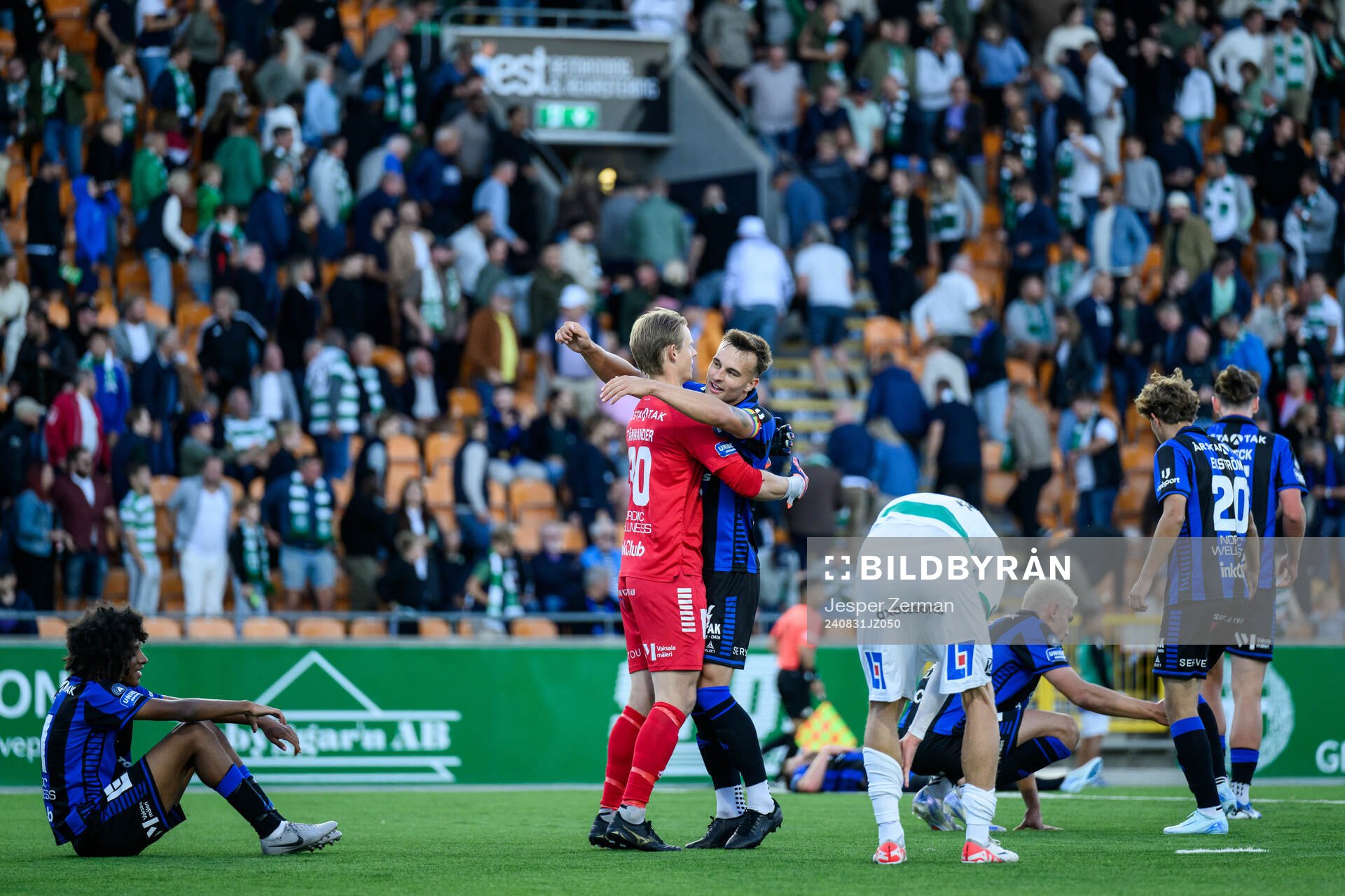 Sirius målvakt Jakob Tånnander och Henrik Castegren jublar