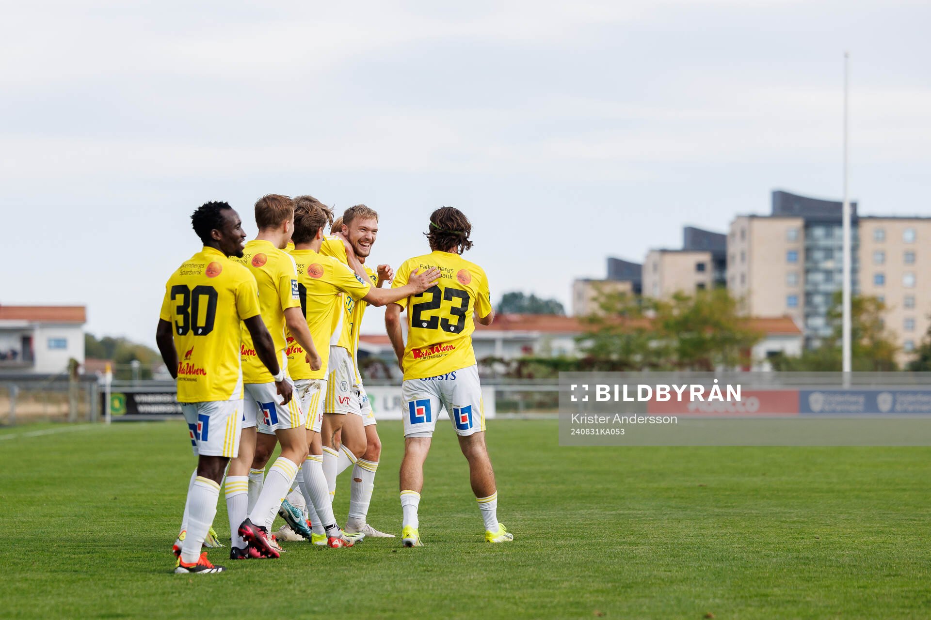Falkenbergs spelare jublar